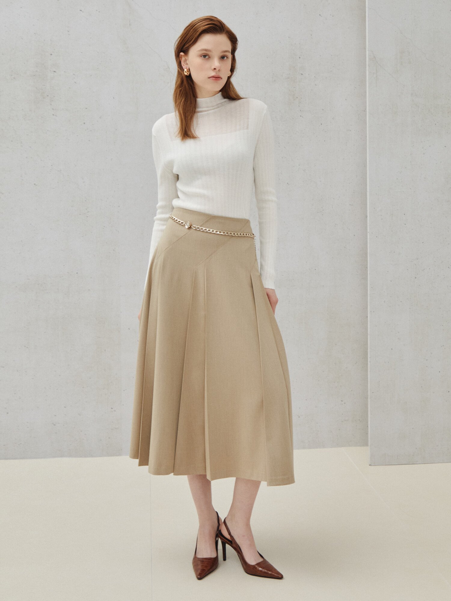 체인 포인트 플리츠 스커트 (BEIGE)