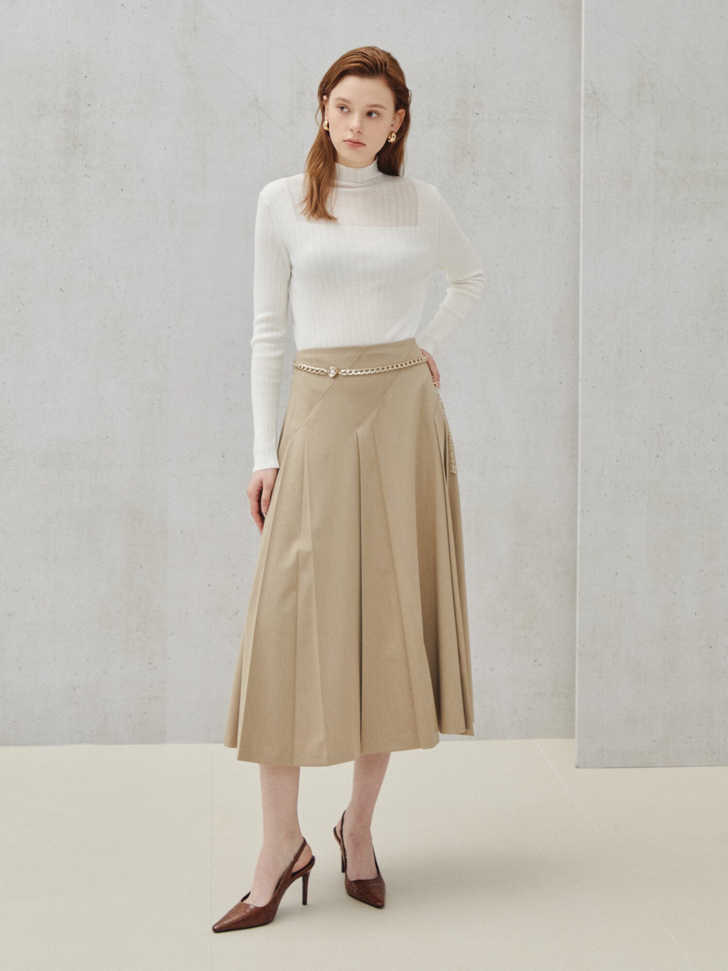 체인 포인트 플리츠 스커트 (BEIGE)