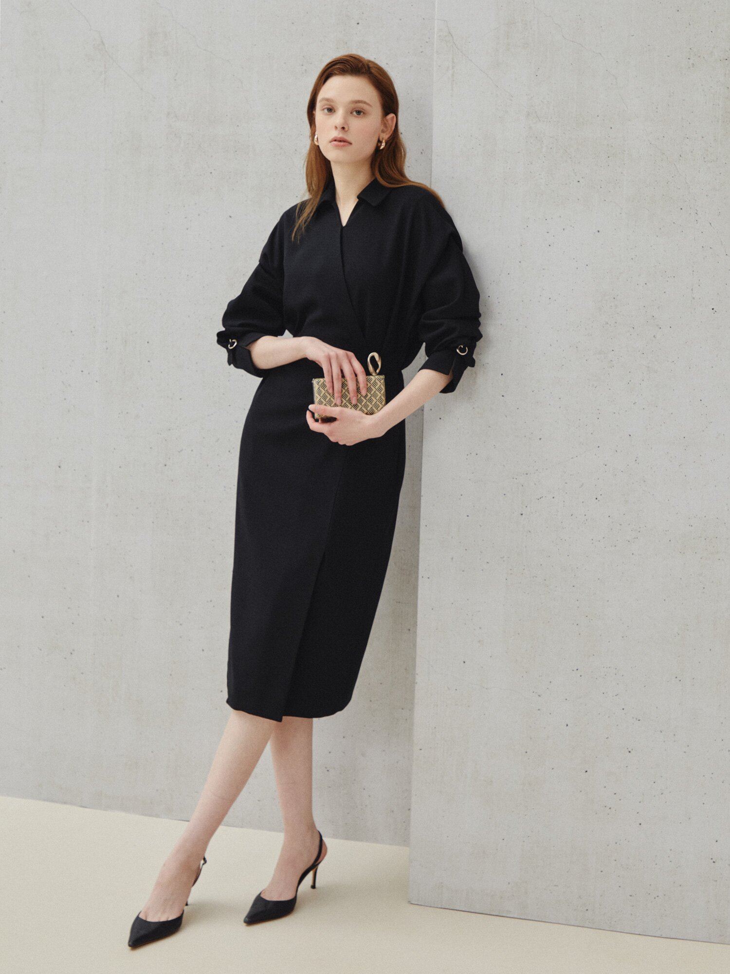 미니멀 라인 브로치 포인트 원피스 (BLACK)