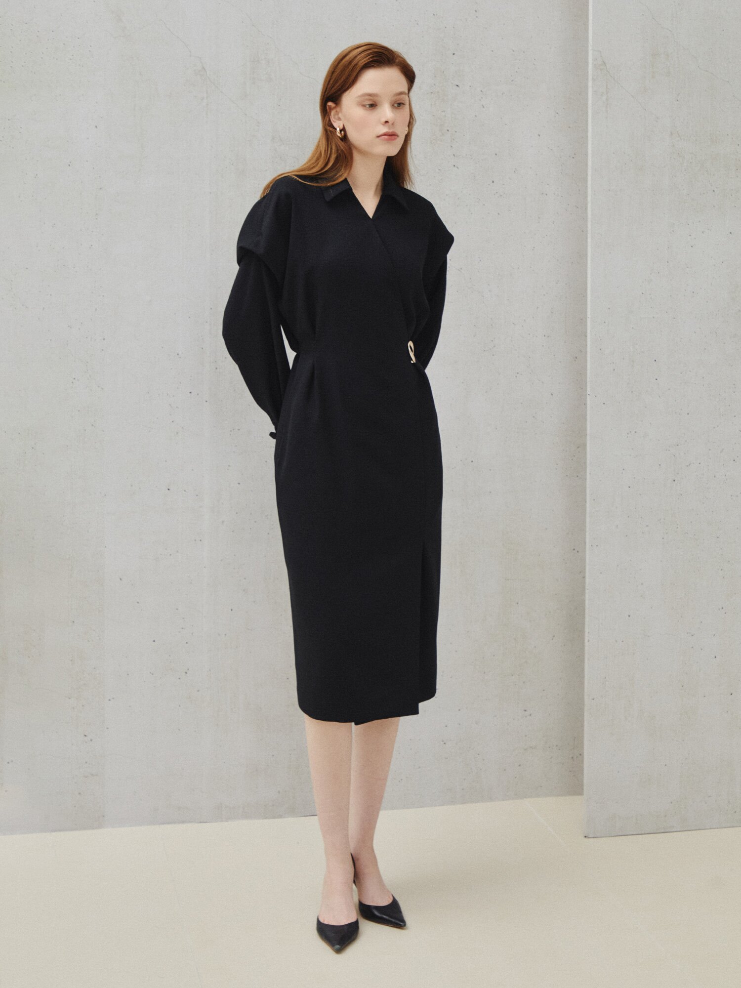 미니멀 라인 브로치 포인트 원피스 (BLACK)