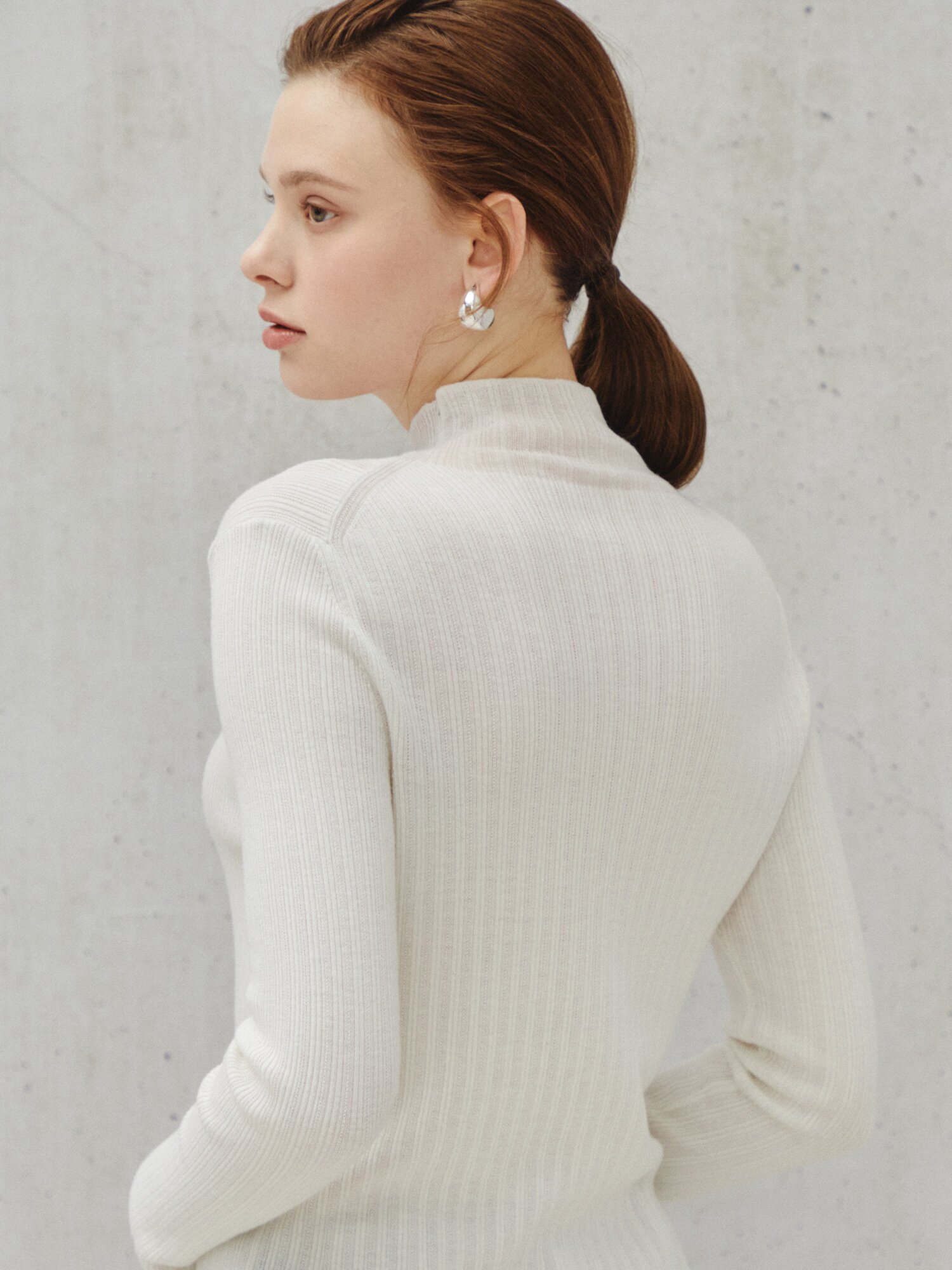 시어 하프넥 리브 풀오버 니트 탑 (IVORY)