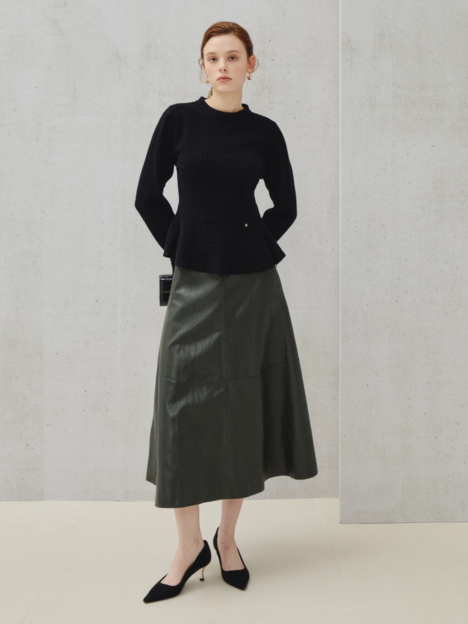 소프트 레더 플레어 스커트 (DARK GREEN)