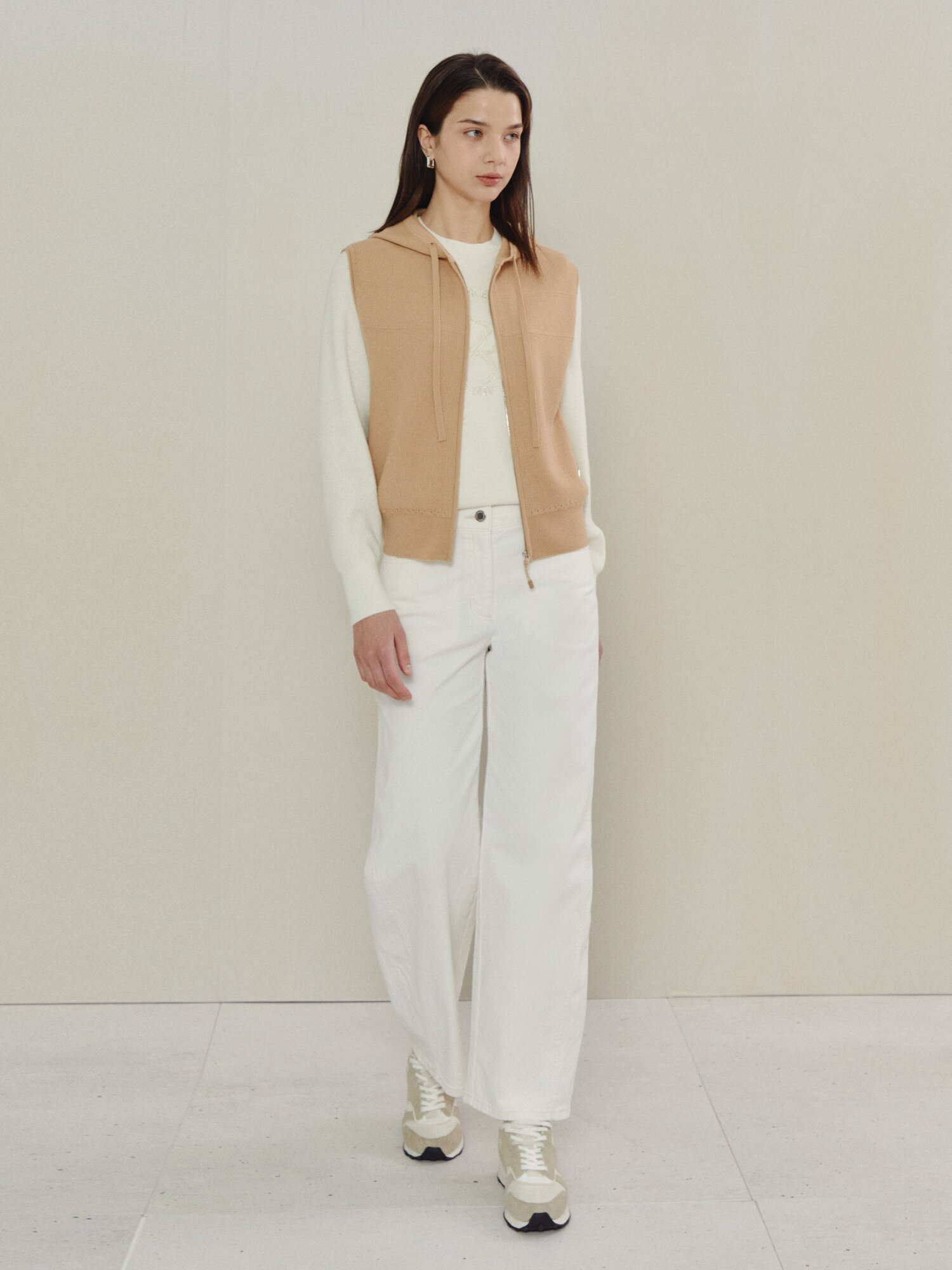 라이트 니트 후디드 베스트 (CAMEL)