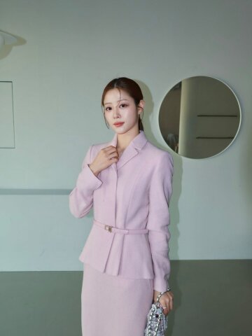 벨티드 오픈 칼라 페플럼 재킷 