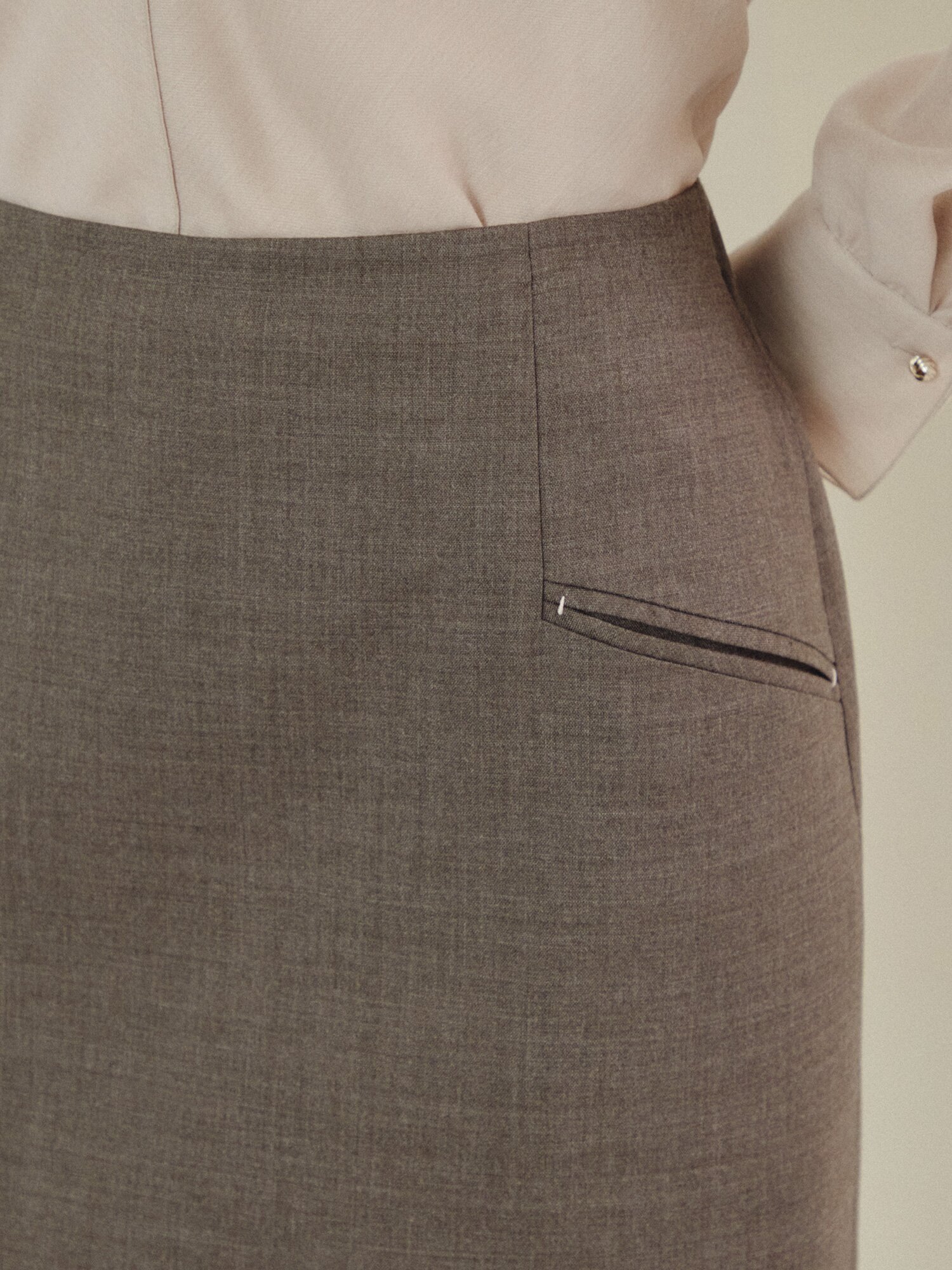 백밴딩 슬릿 미디 스커트 (SEPIA GREY)