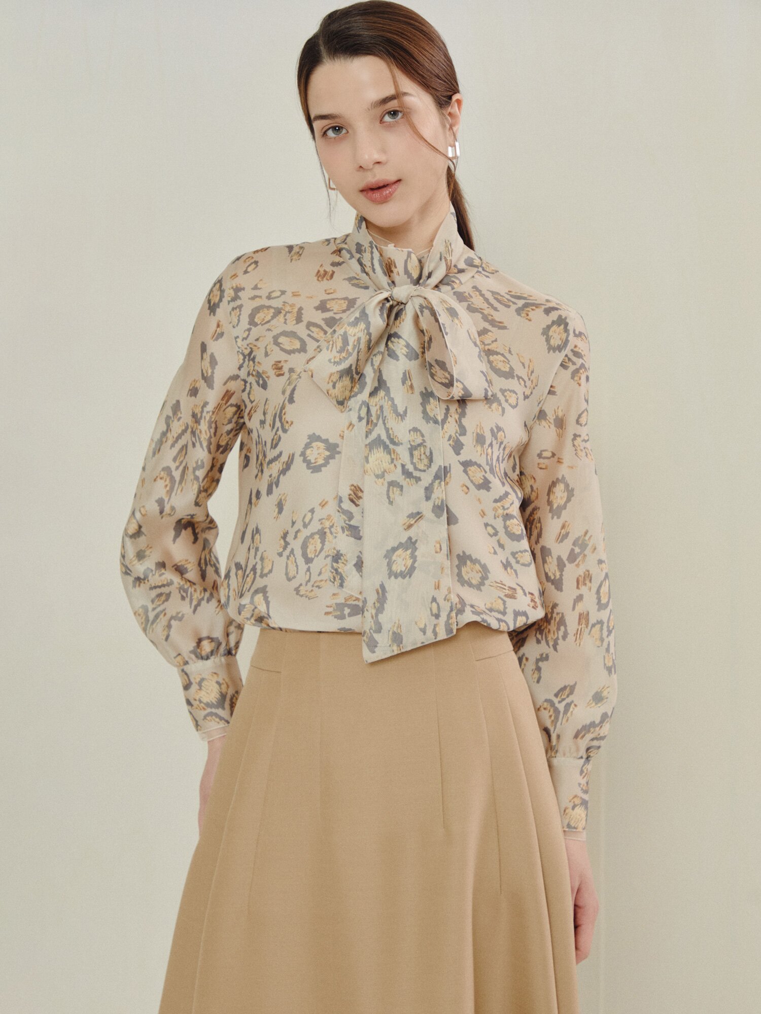 소프트 레오파드 타이 블라우스 세트 (PRINT BEIGE)