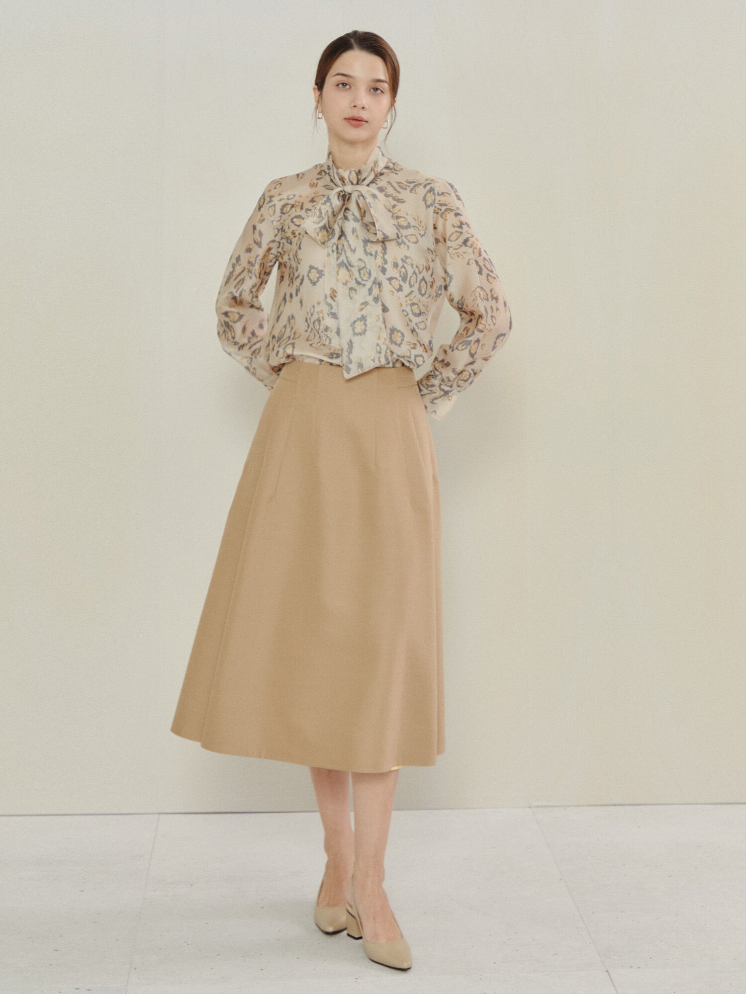 소프트 레오파드 타이 블라우스 세트 (PRINT BEIGE)