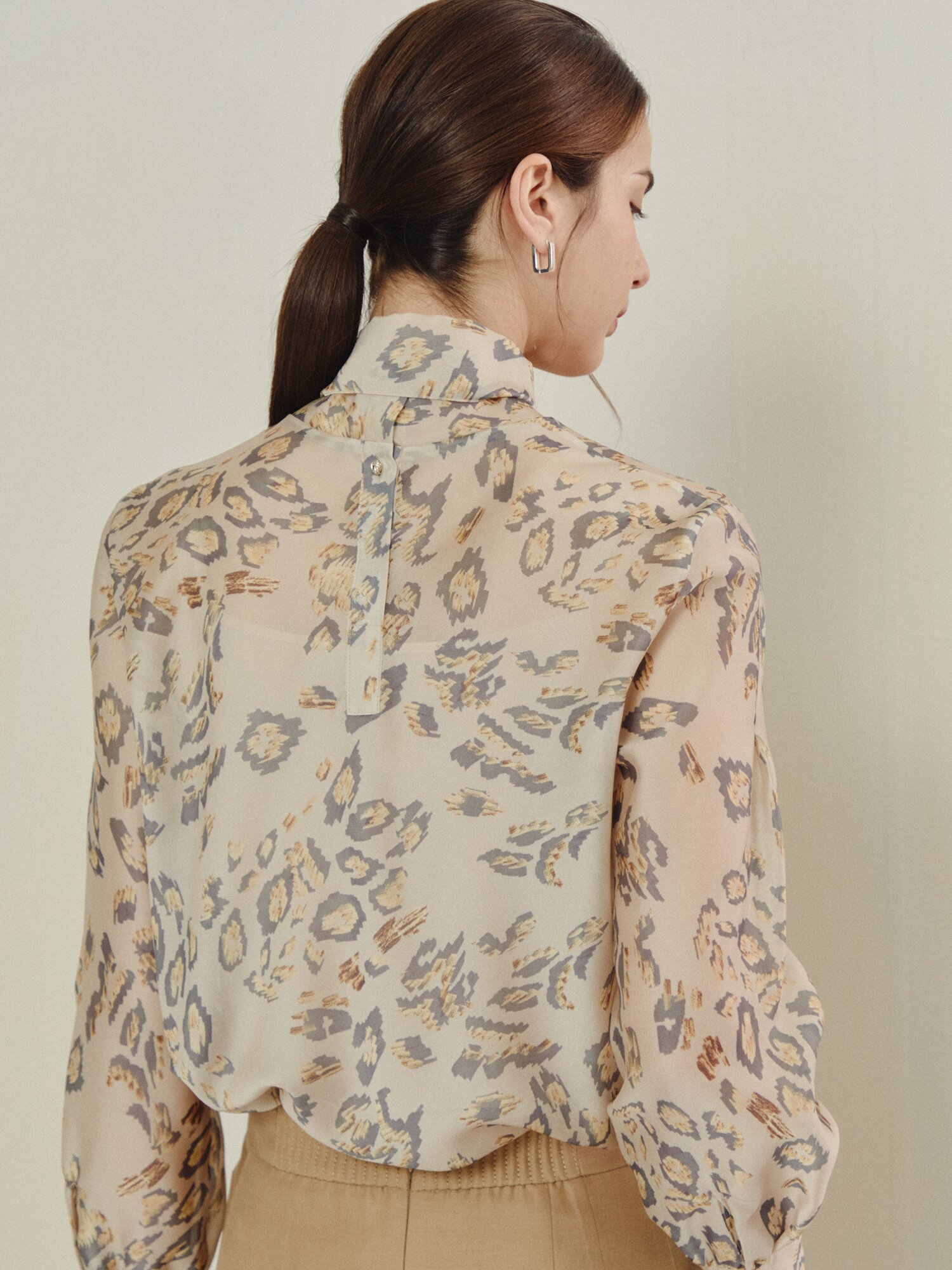 소프트 레오파드 타이 블라우스 세트 (PRINT BEIGE)