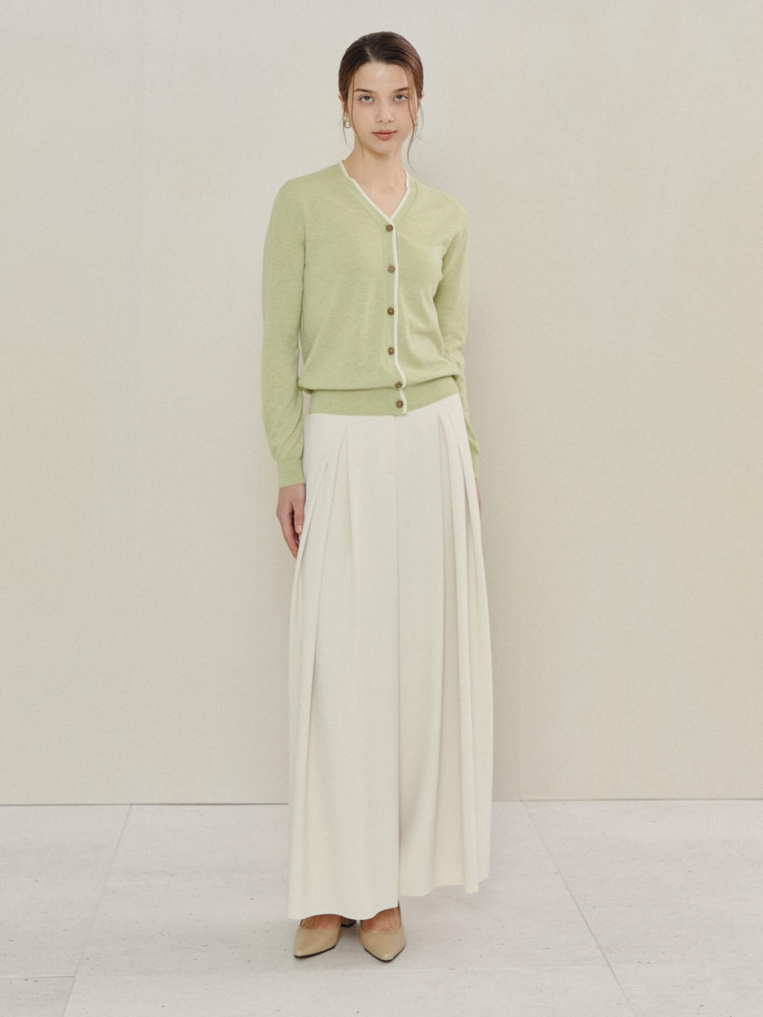 클래식 브이 실루엣 니트 카디건 (LIME)