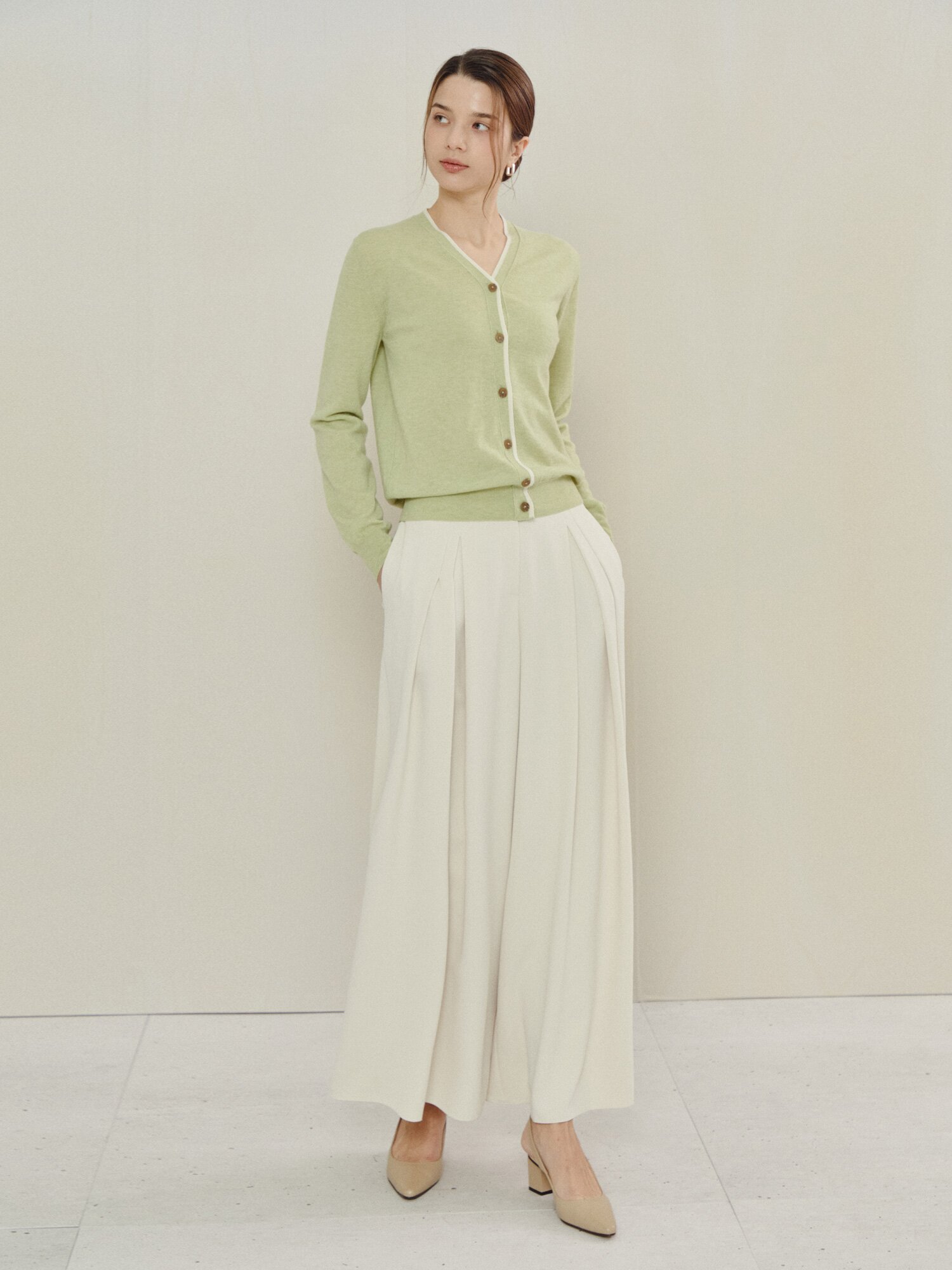 클래식 브이 실루엣 니트 카디건 (LIME)