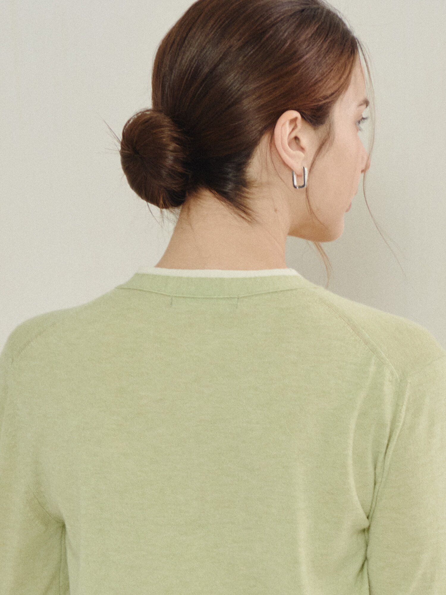 클래식 브이 실루엣 니트 카디건 (LIME)