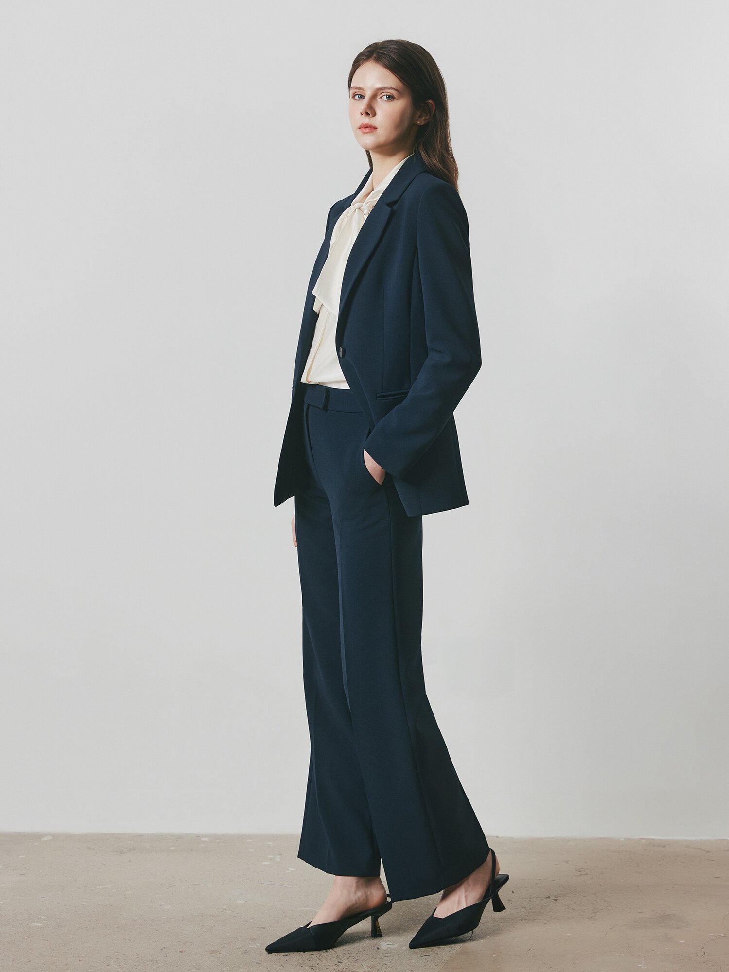 테일러드 싱글 투버튼 재킷 (NAVY)