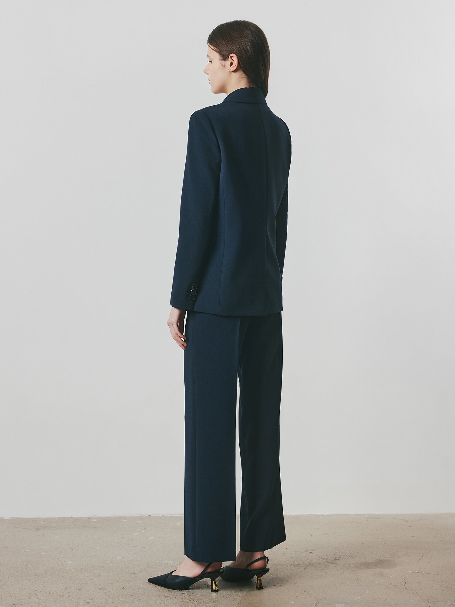 테일러드 싱글 투버튼 재킷 (NAVY)