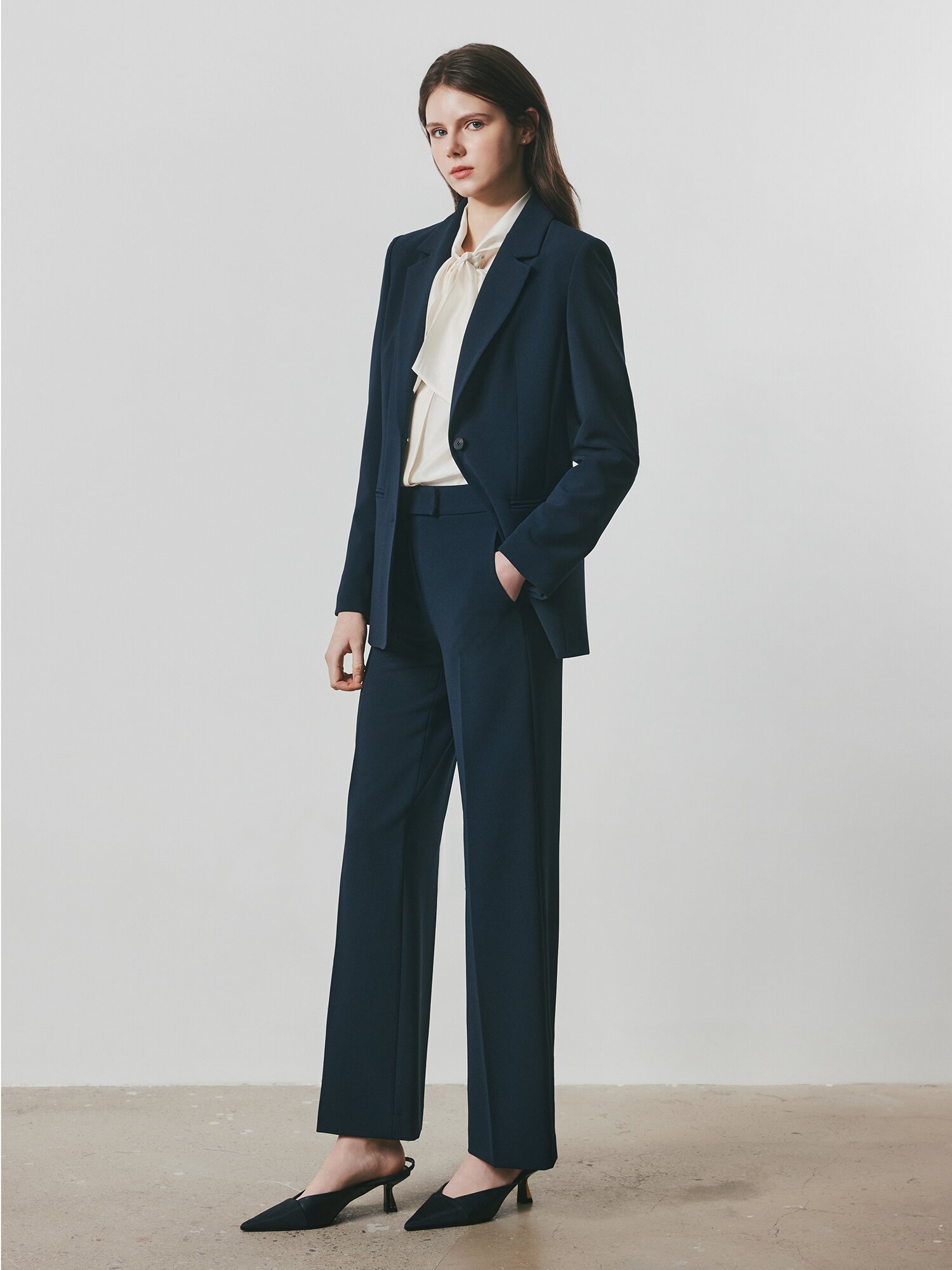 테일러드 싱글 투버튼 재킷 (NAVY)