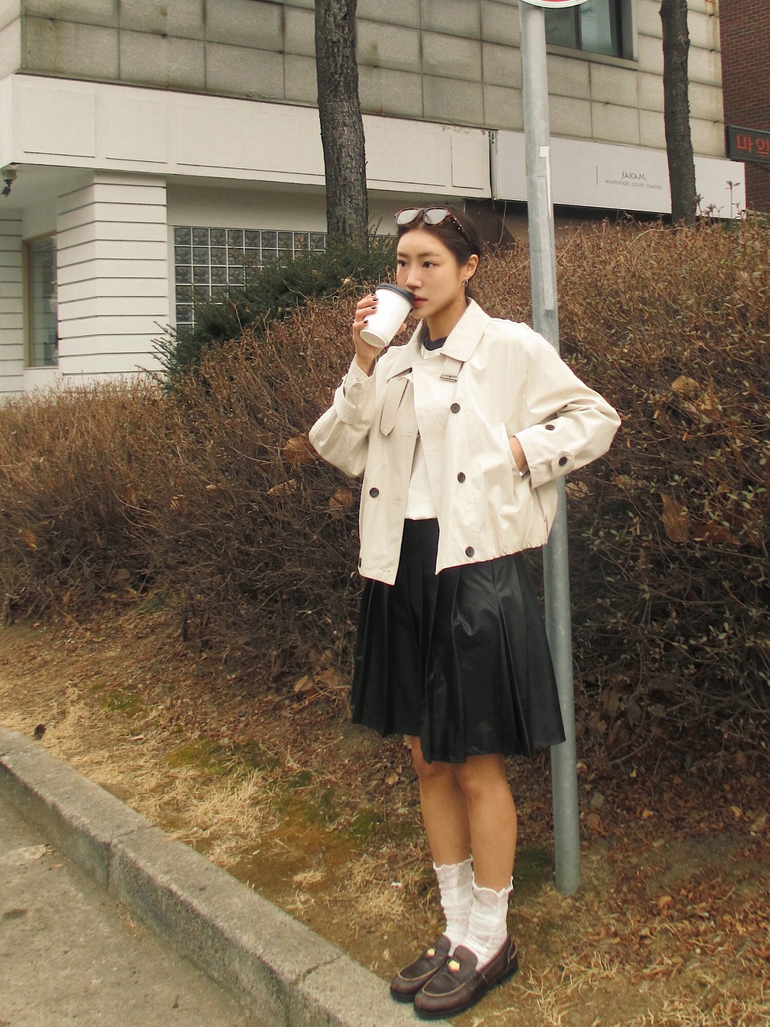 더블 스트링 크롭 트렌치 코트 (IVORY)