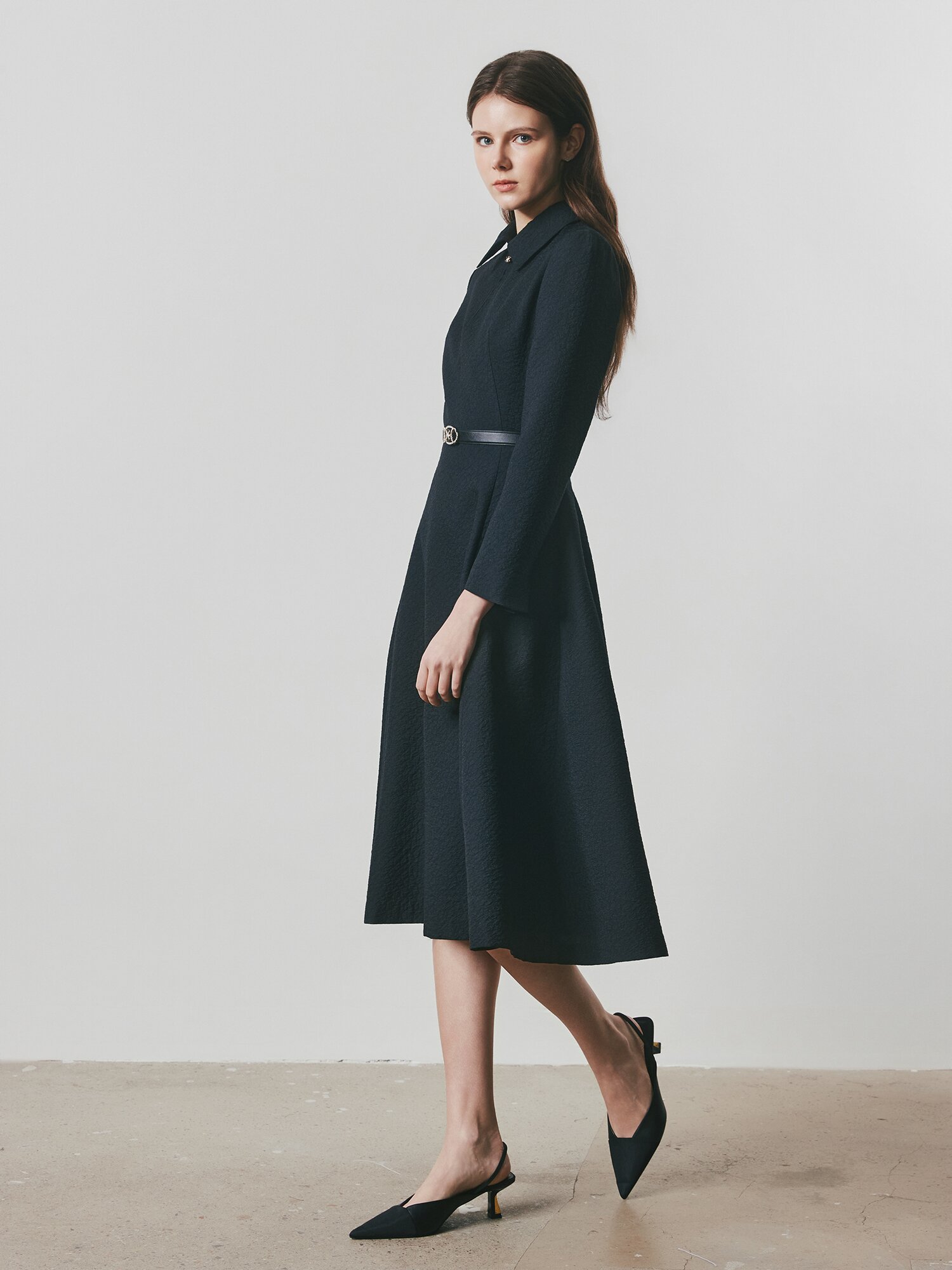 자카드 반집업 칼라 플레어 원피스 (BLACK)