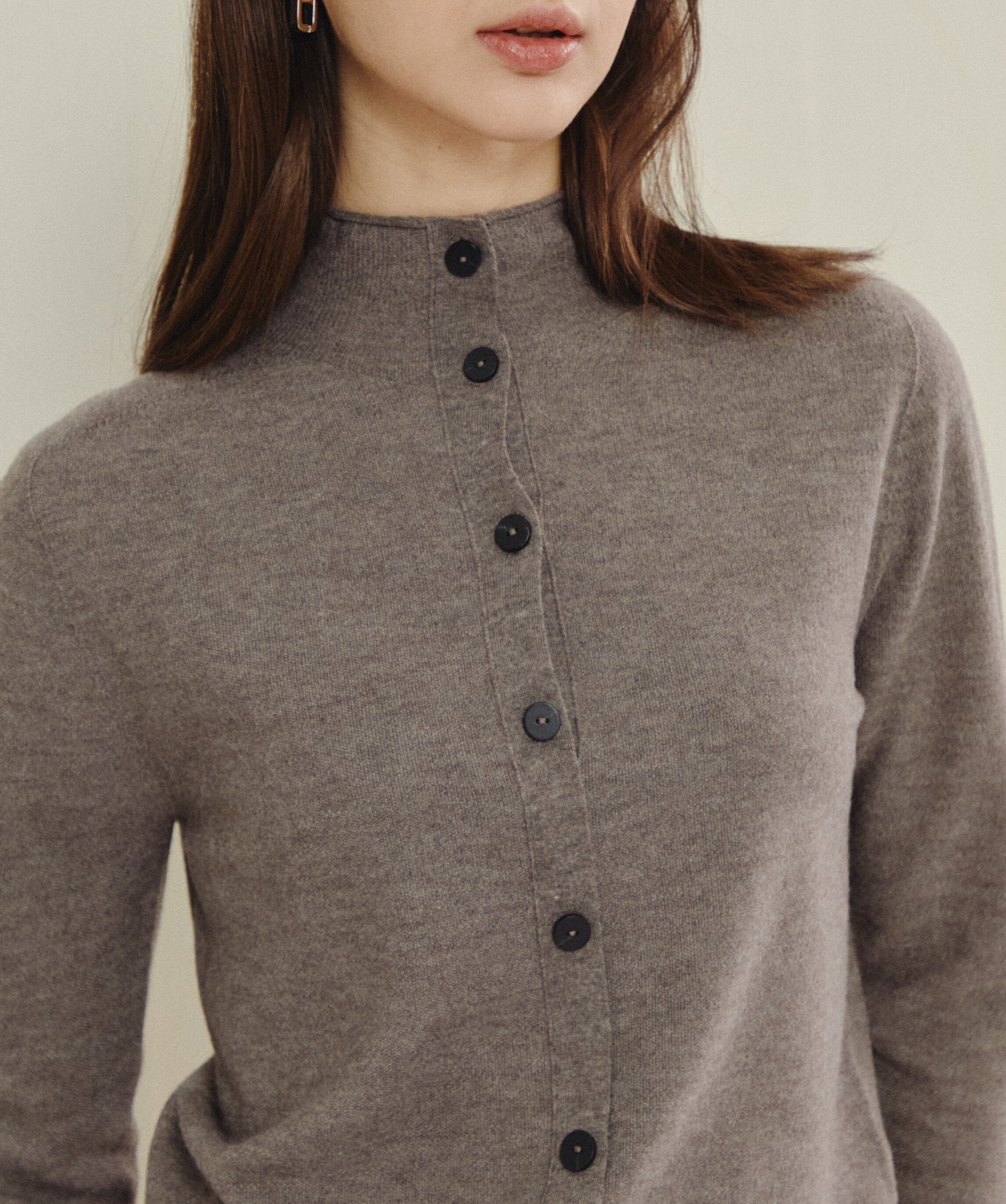 에센셜 하프넥 울 니트 탑 (BROWN)