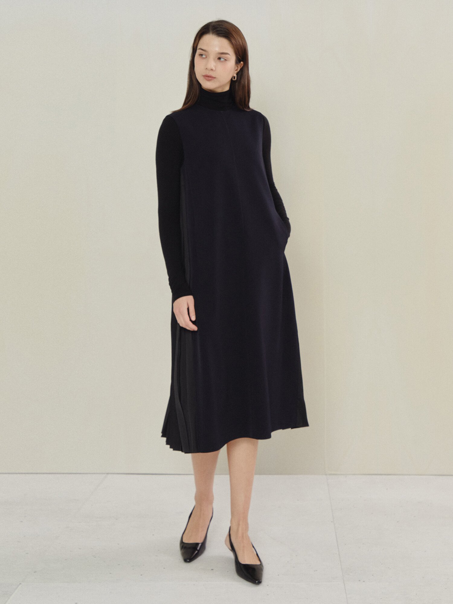 에센셜 플리츠 레이어드 원피스 세트 (DARK NAVY)