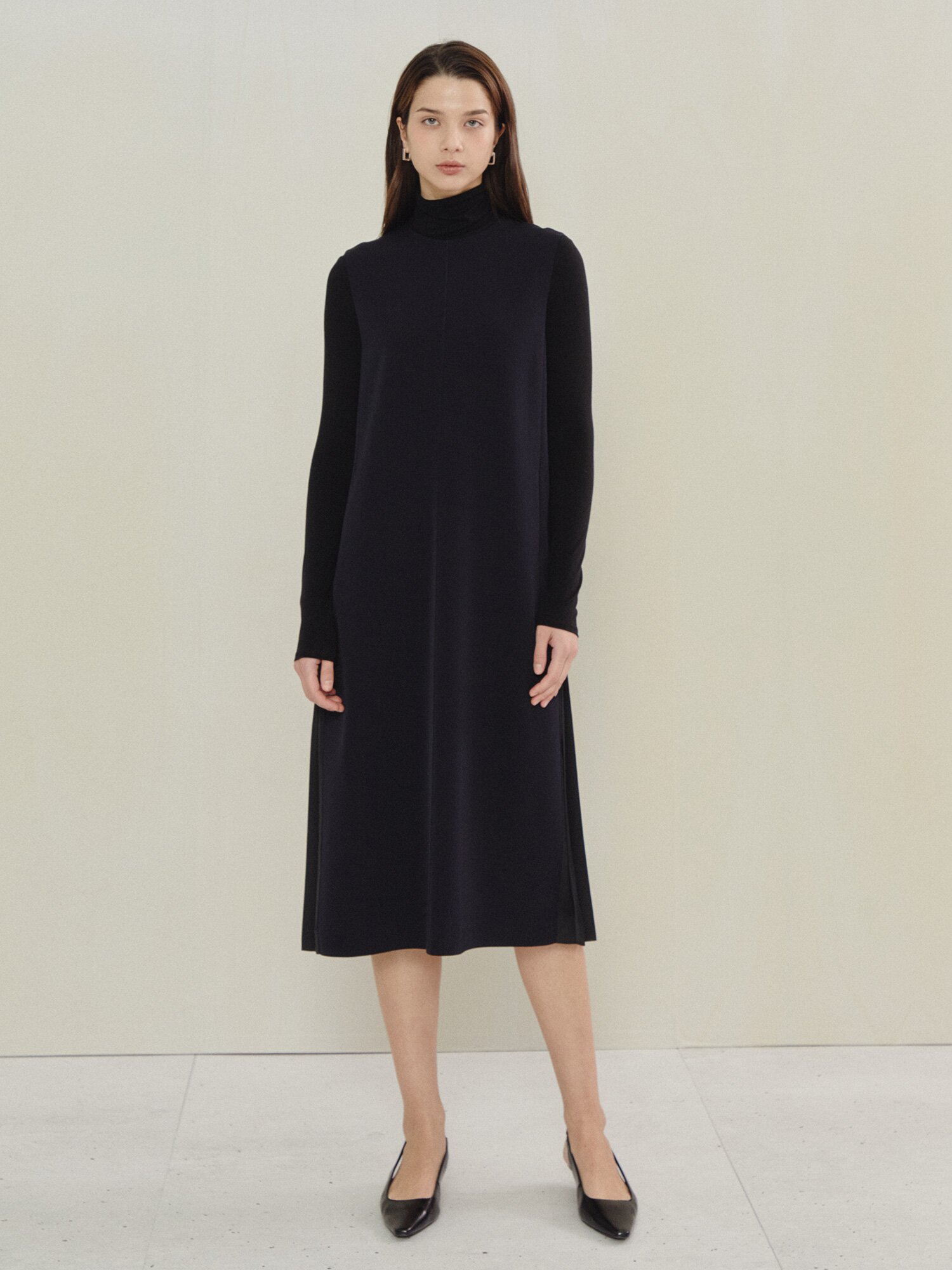 에센셜 플리츠 레이어드 원피스 세트 (DARK NAVY)