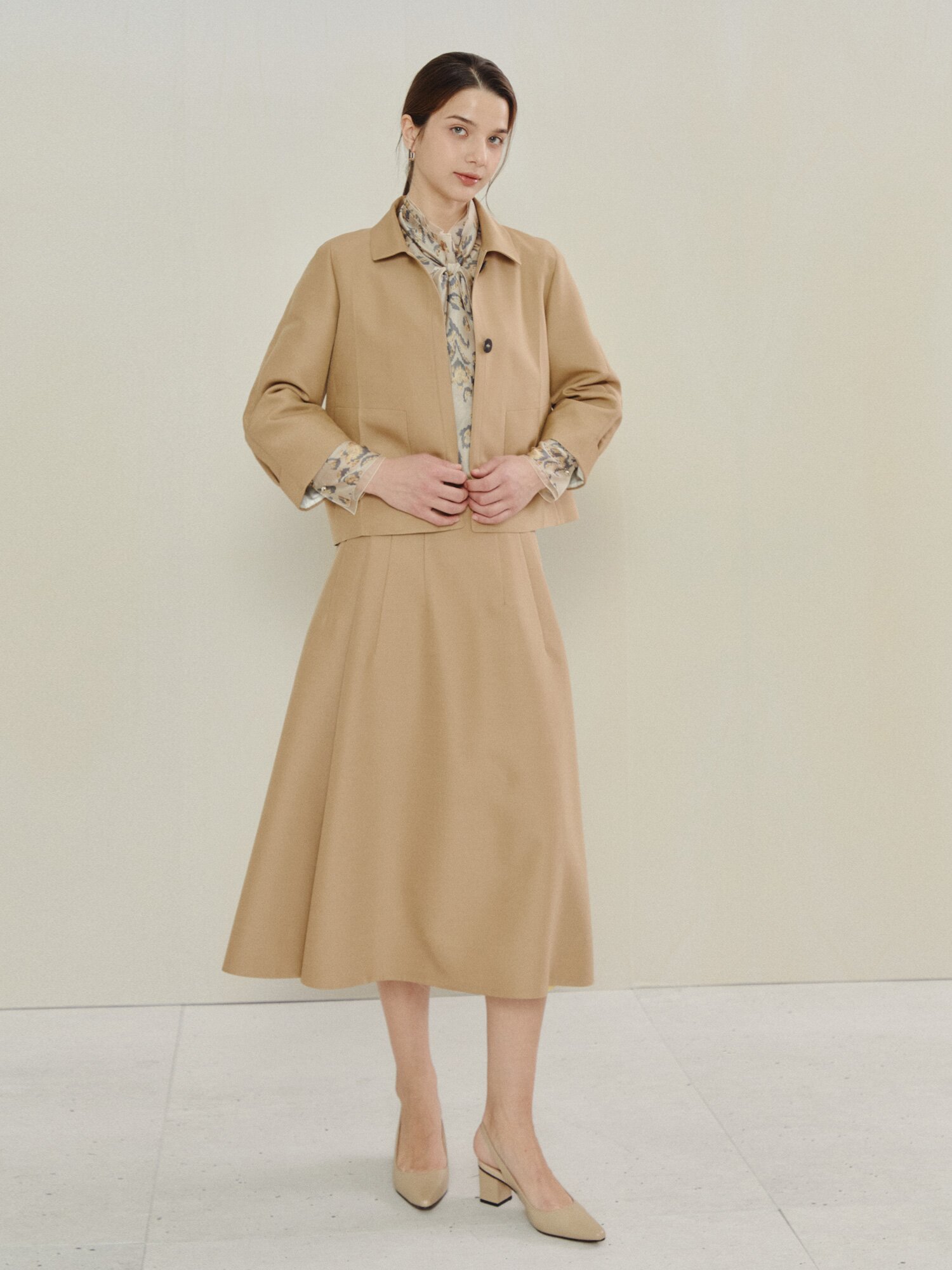 소프트 플레어 미디 스커트 (BEIGE)