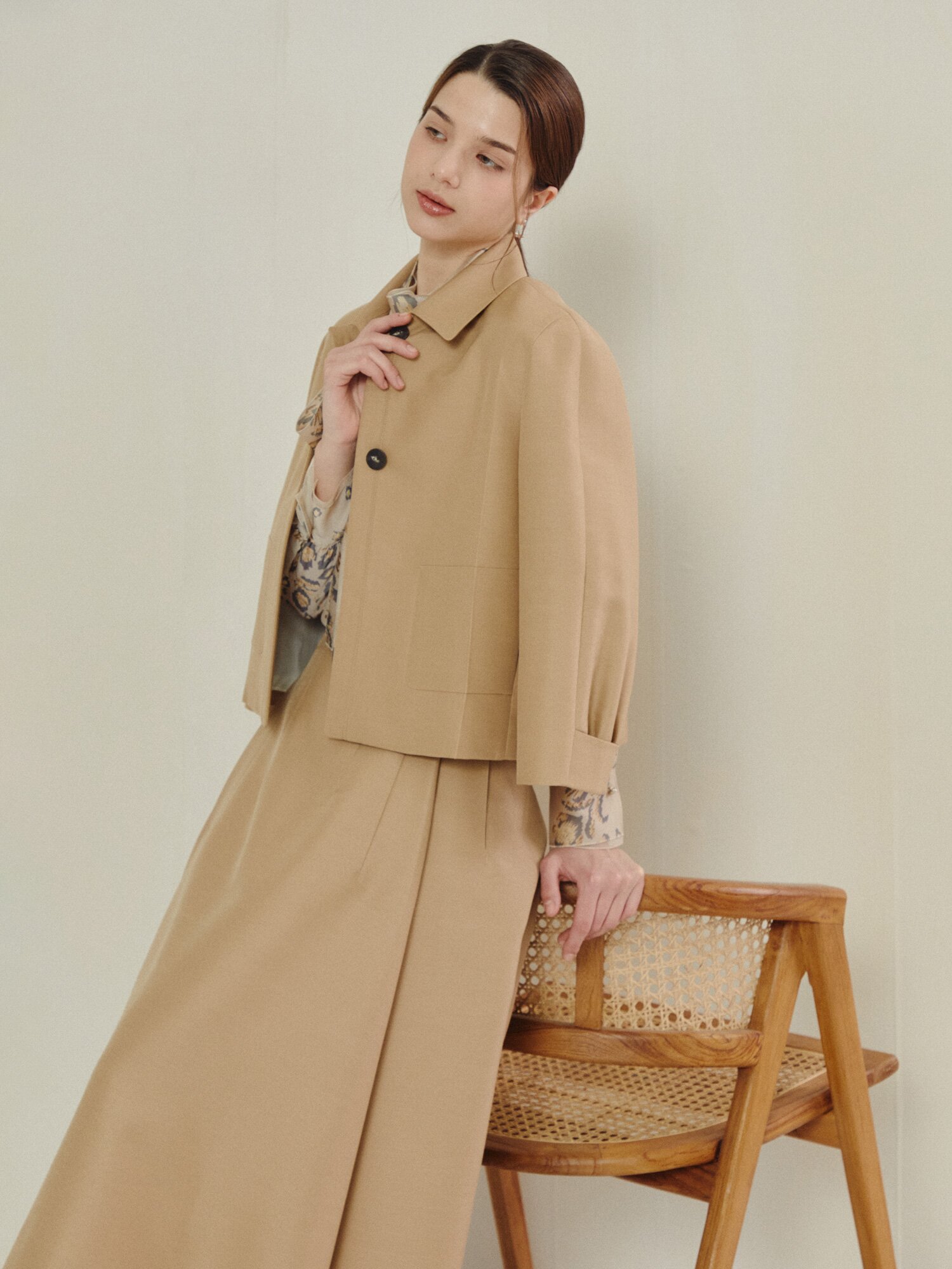 소프트 플레어 미디 스커트 (BEIGE)