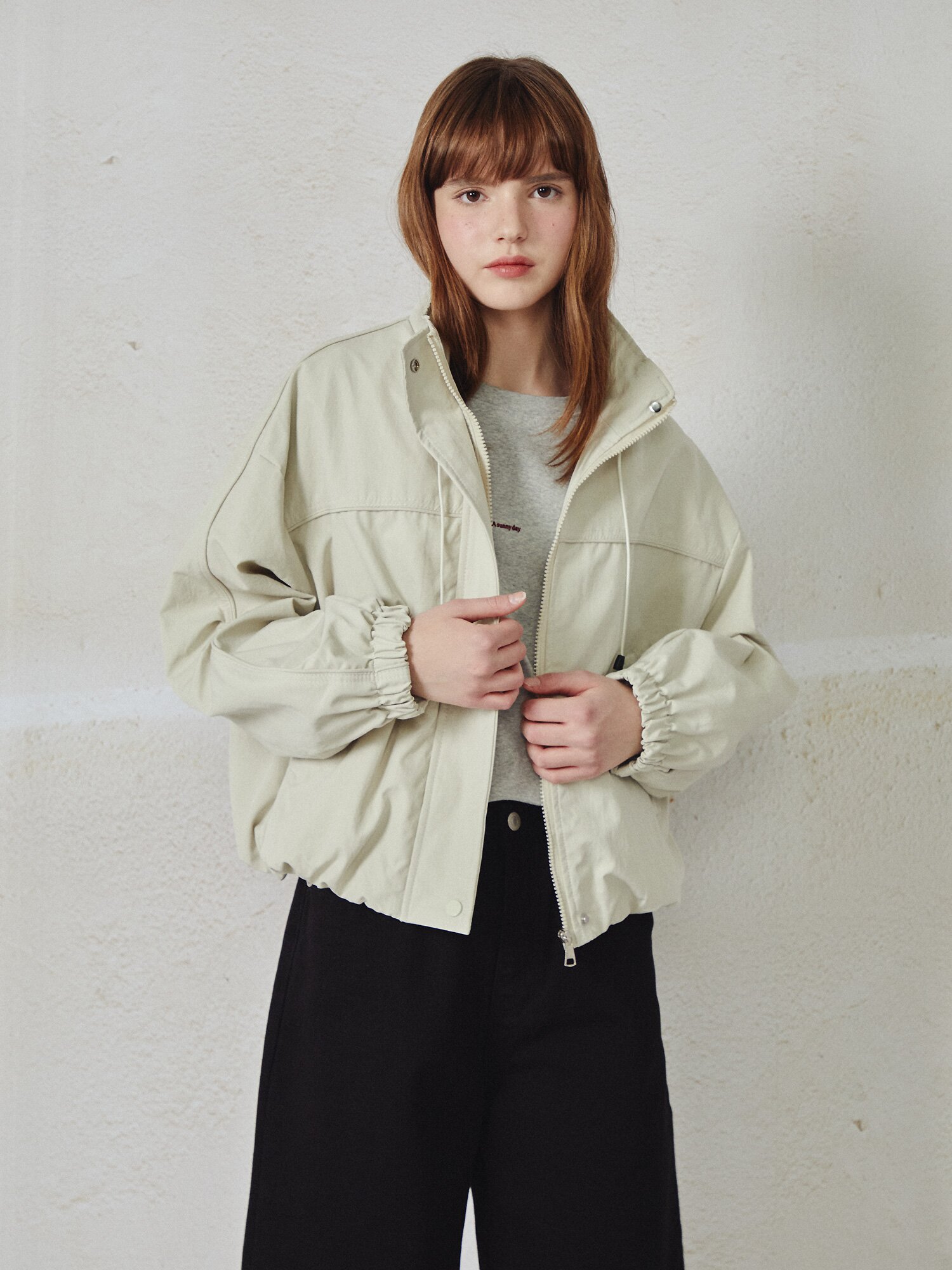 스트링 하이넥 크롭 점퍼 (BEIGE)
