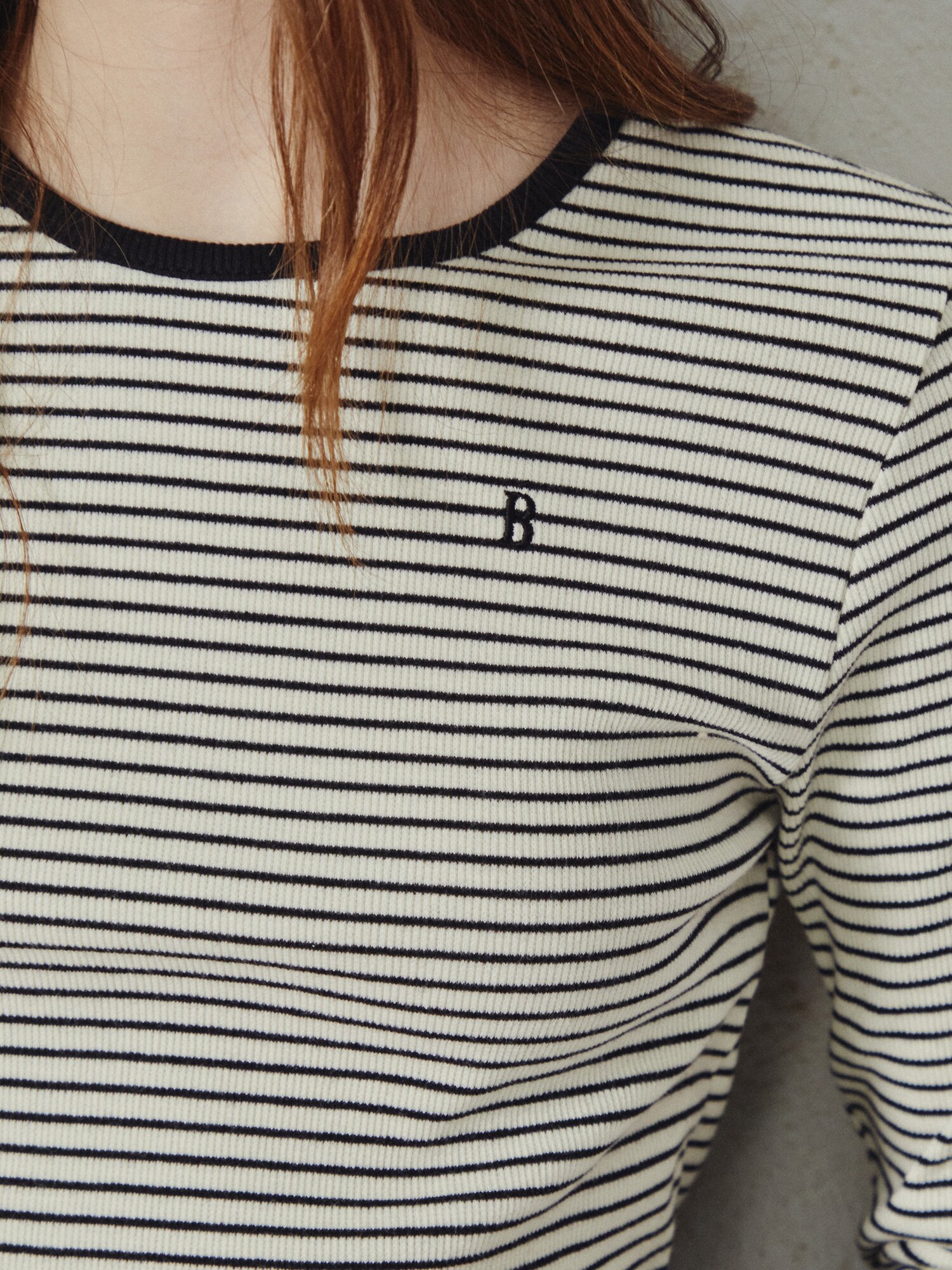 자수 포인트 스트라이프 티셔츠 (IVORY)