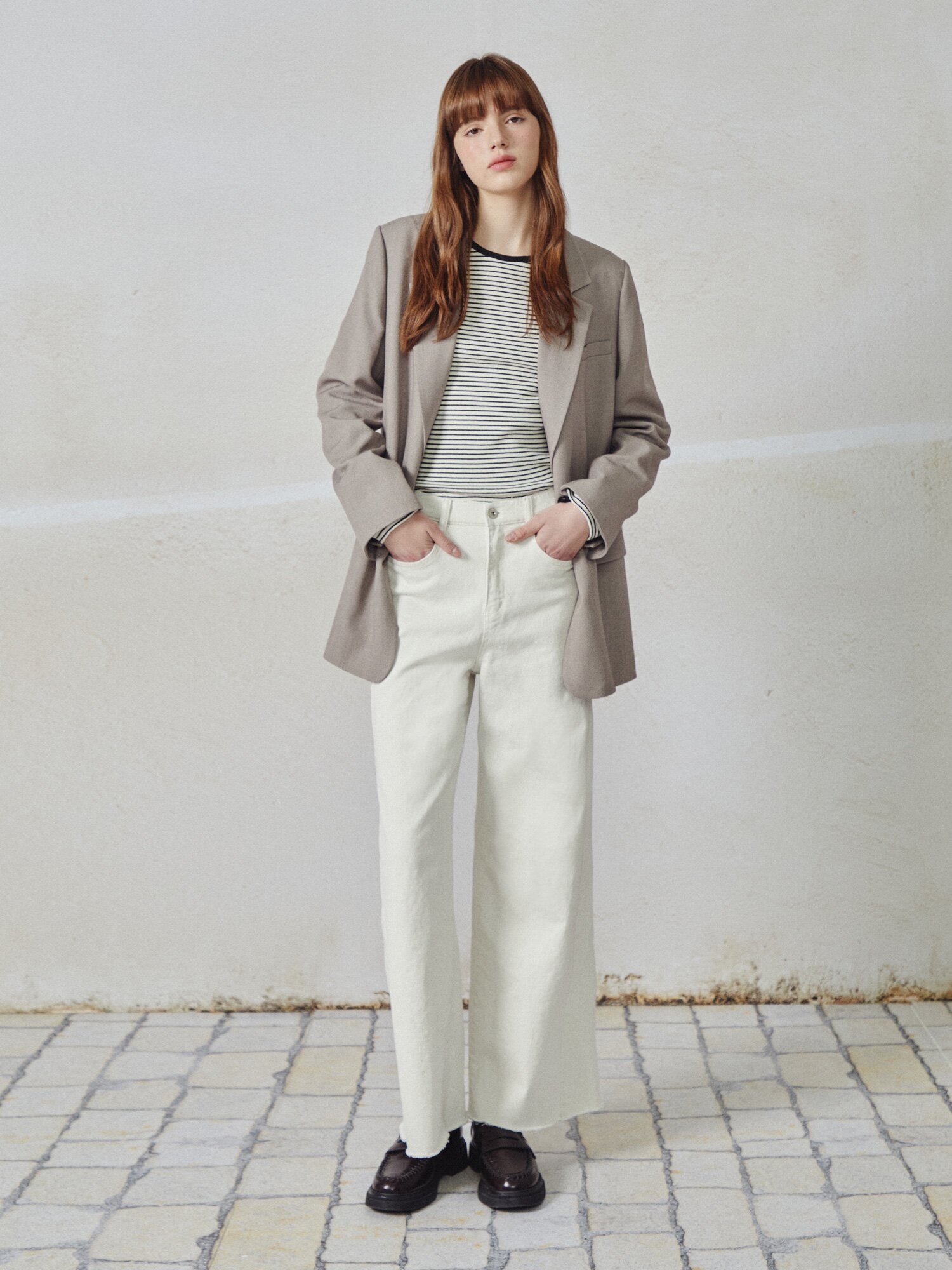 자수 포인트 스트라이프 티셔츠 (IVORY)