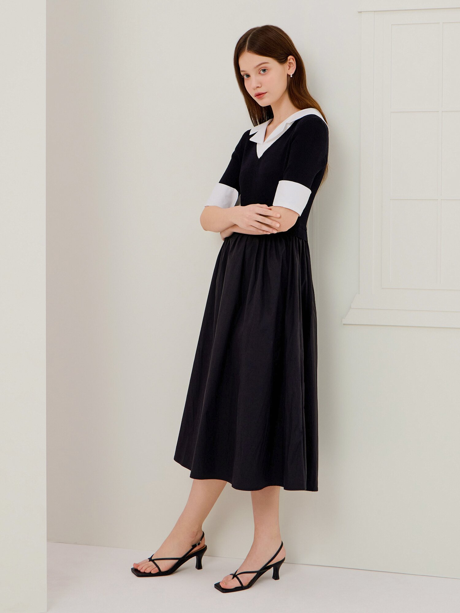 셔츠 니트 배색 플레어 원피스 (BLACK)