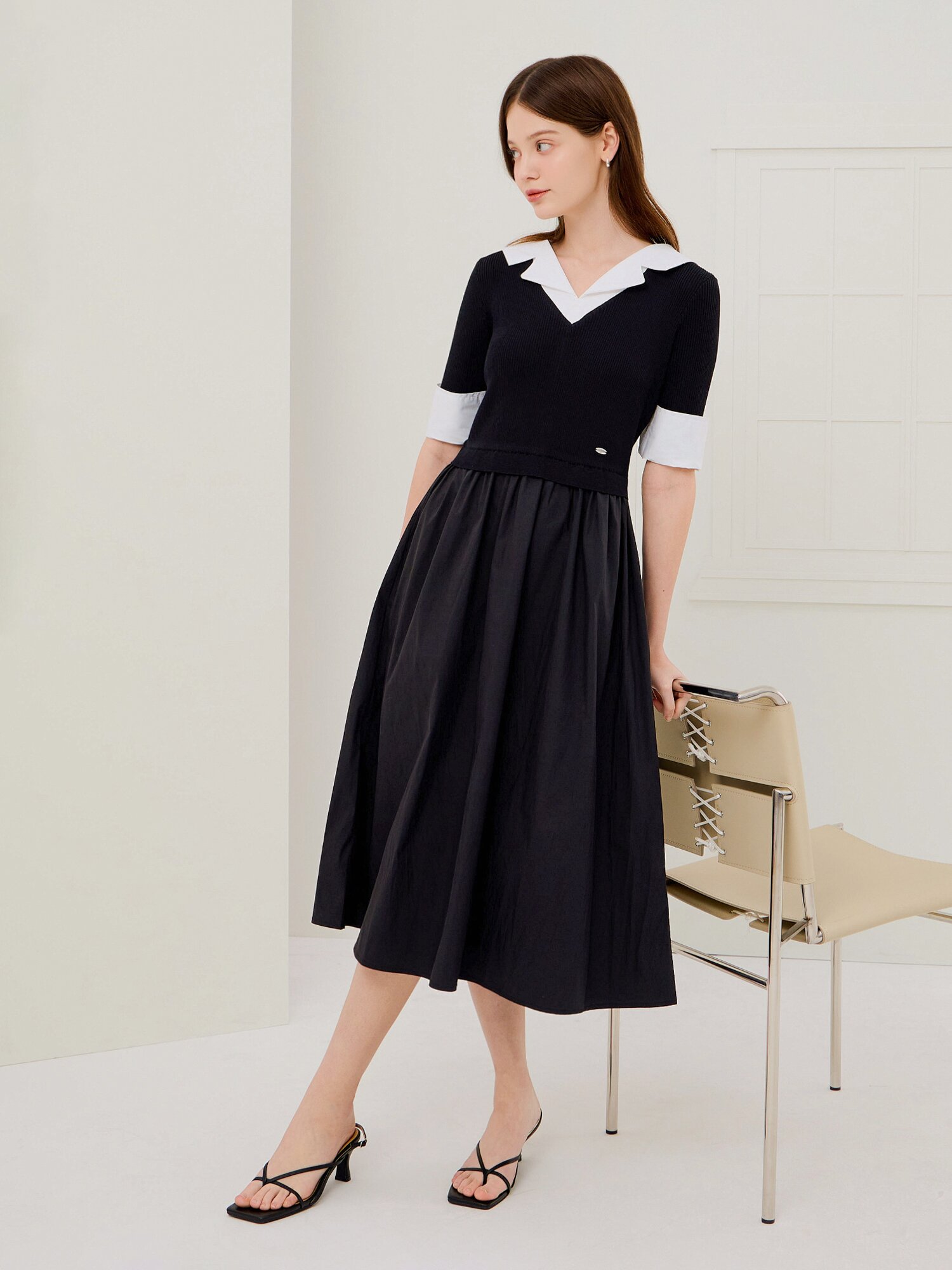 셔츠 니트 배색 플레어 원피스 (BLACK)