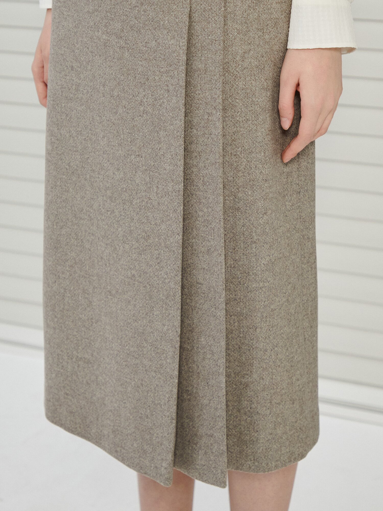 울 투턱 세미 A라인 스커트 (MELANGE BEIGE)