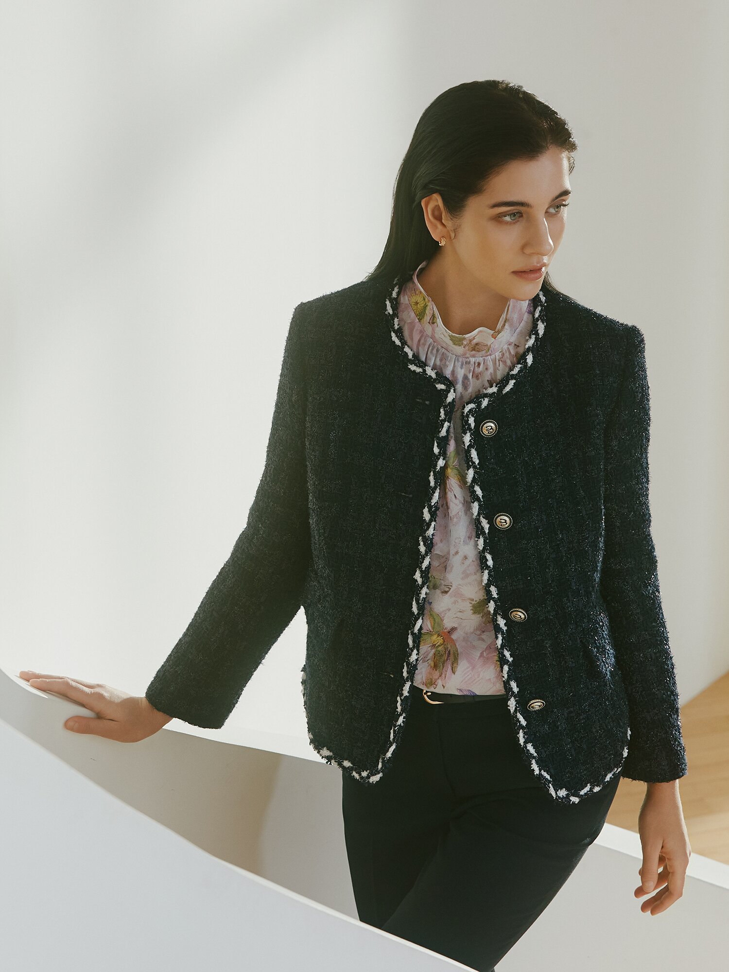 백 스트랩 셔링 하이넥 블라우스 (PRINT PINK)