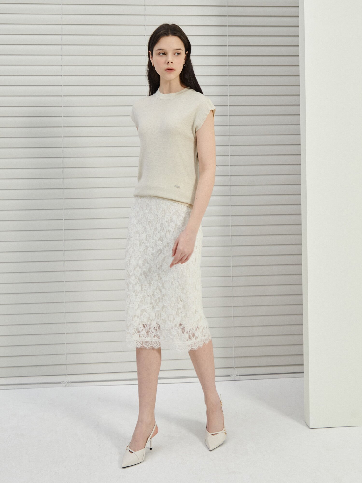 캡 슬리브 라운드넥 풀오버 니트 (BEIGE)