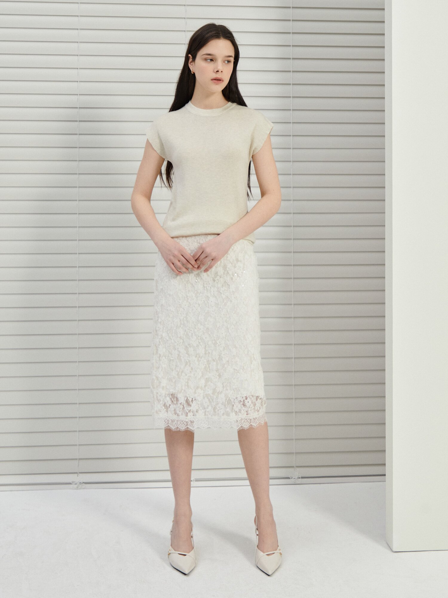 캡 슬리브 라운드넥 풀오버 니트 (BEIGE)