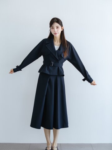 벨티드 플랩 숏 트렌치 코트 