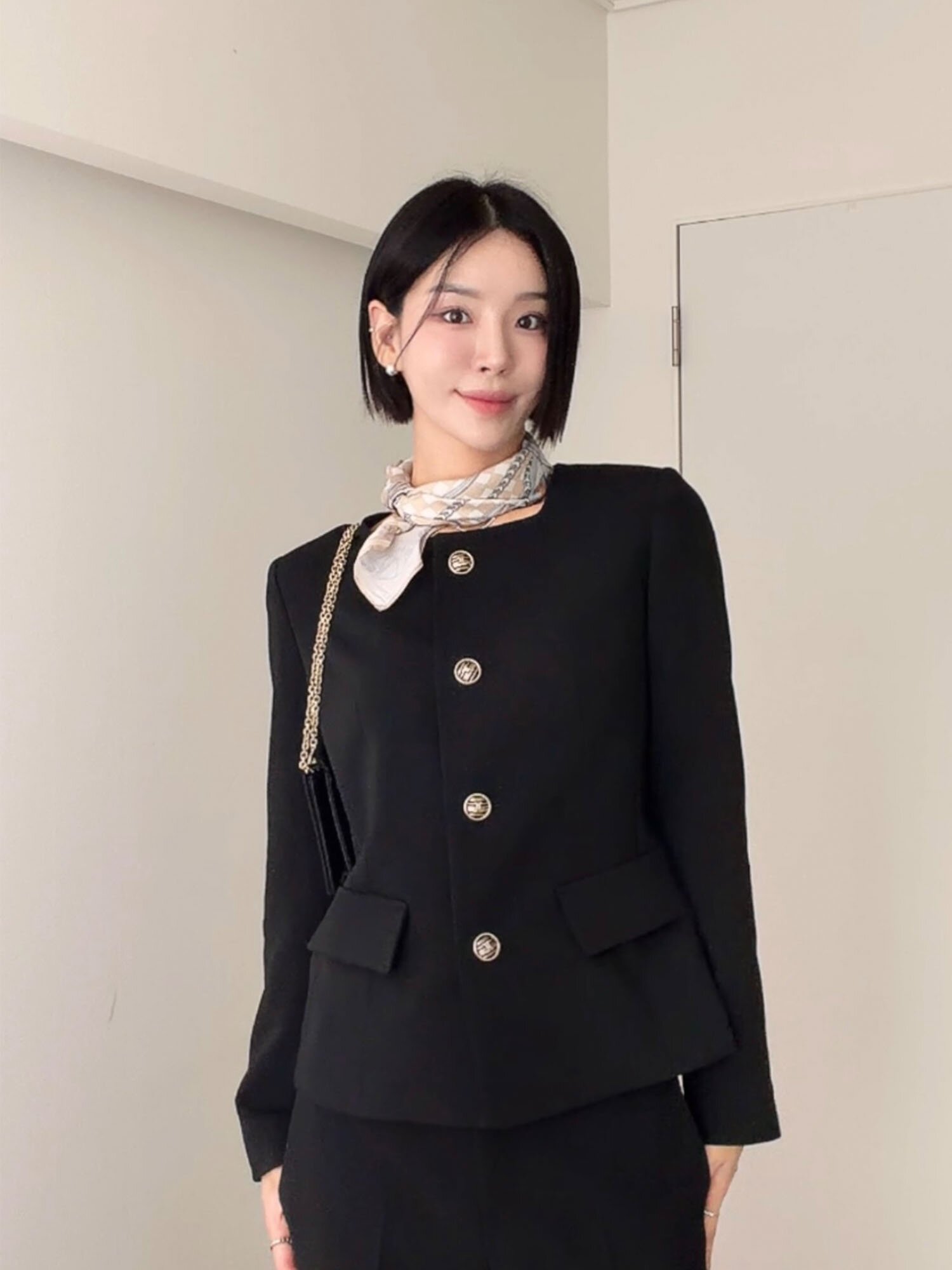 체인 일러스트 스퀘어 스카프 (PRINT BEIGE)