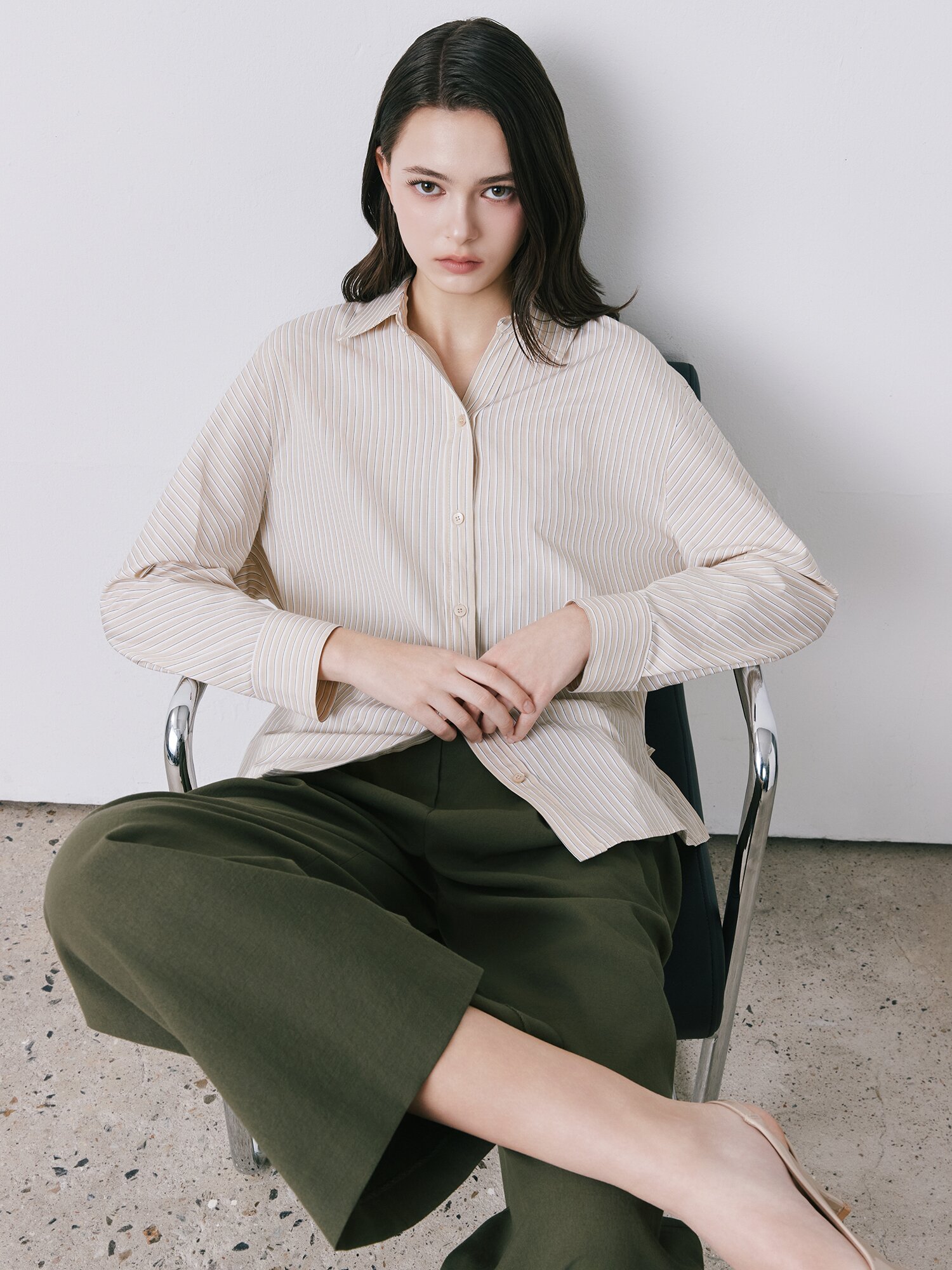 린넨 투턱 퀼로트 팬츠 (KHAKI)