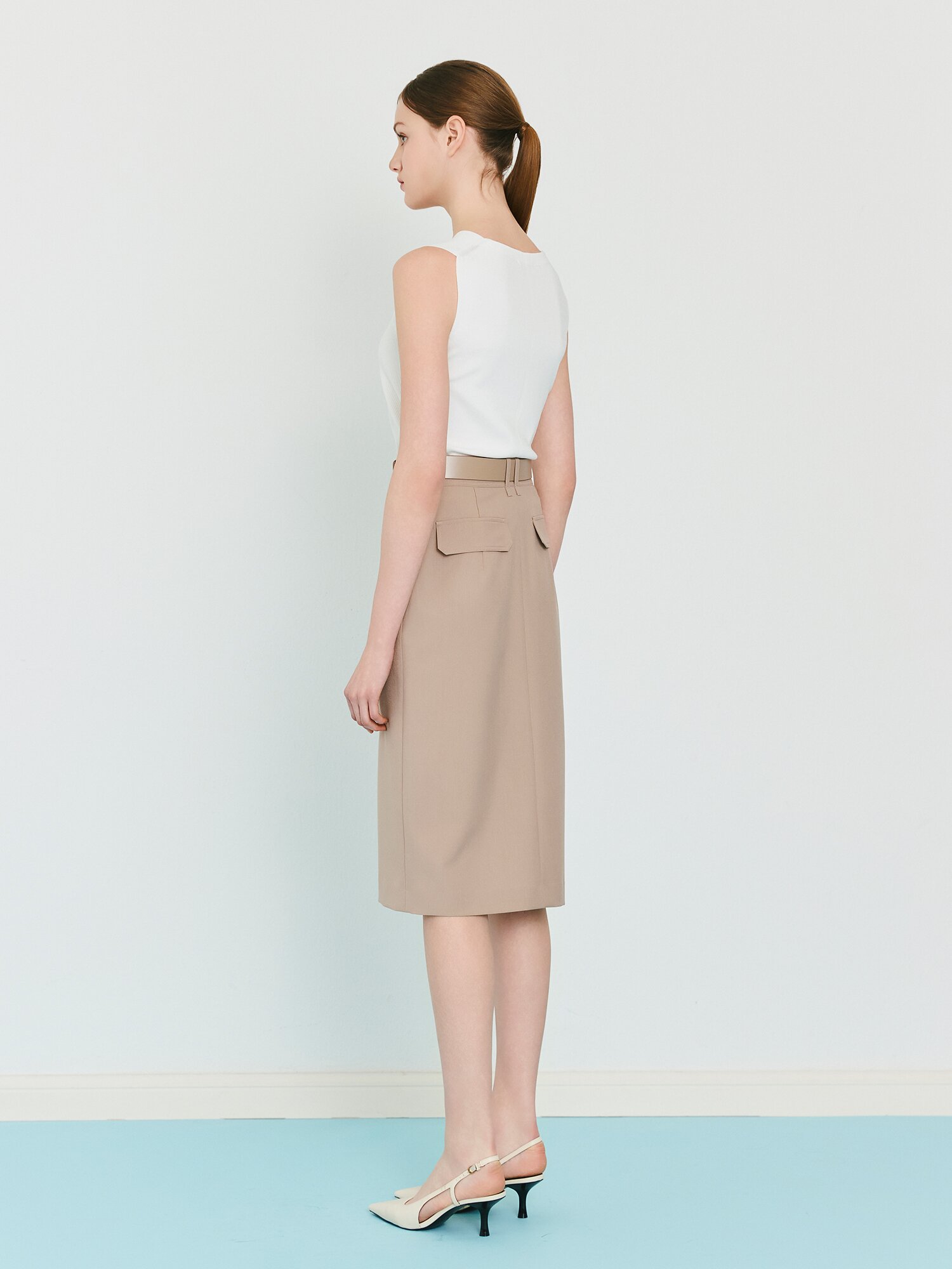 사이드 버튼 슬릿 펜슬 스커트 (BEIGE)