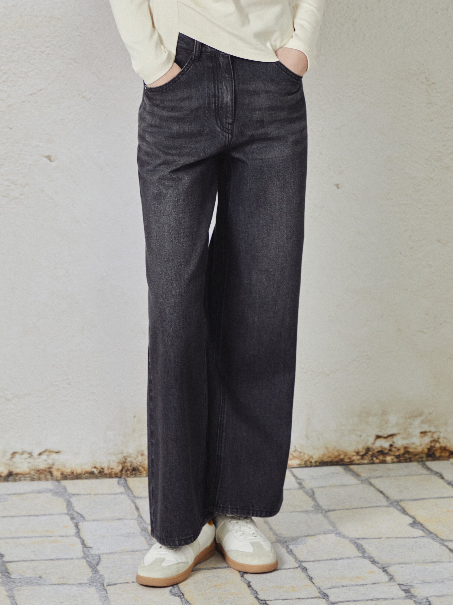 와이드핏 백 스트랩 데님팬츠 (BLACK)