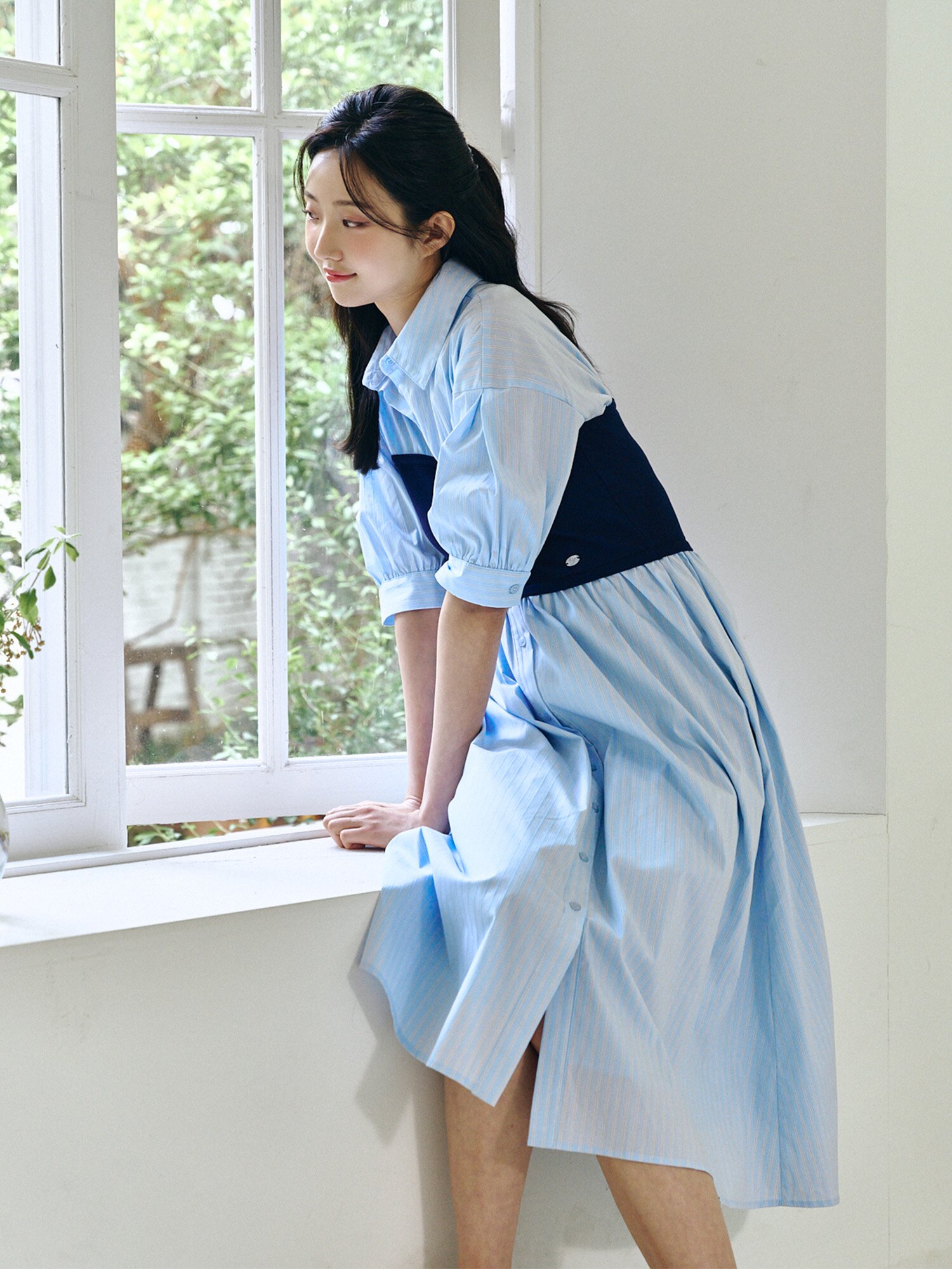 뷔스티에 배색 셔츠 플레어 원피스 (STRIPE BLUE)