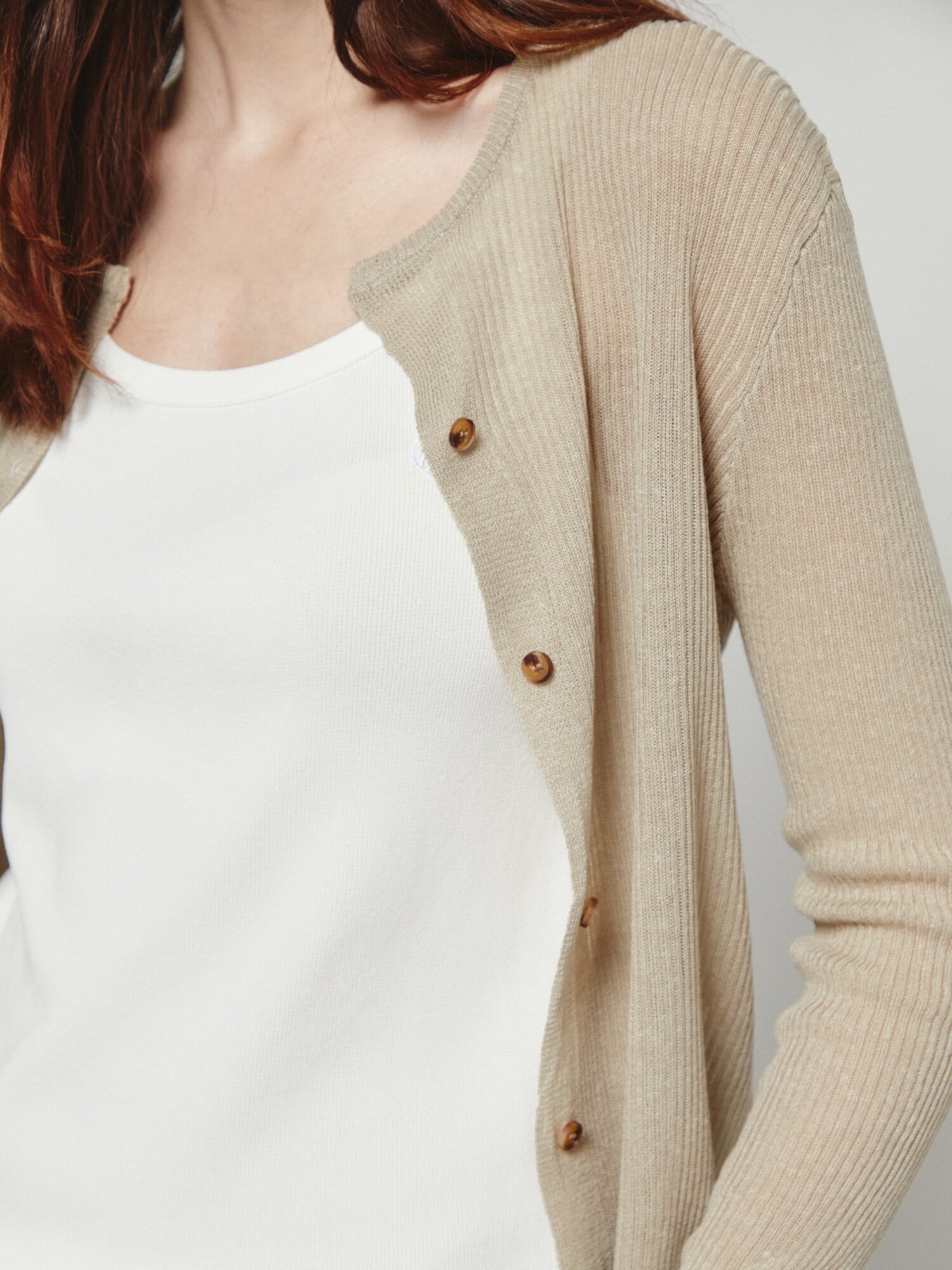 린넨 골지 슬릿넥 크롭 가디건 (LIGHT KHAKI)