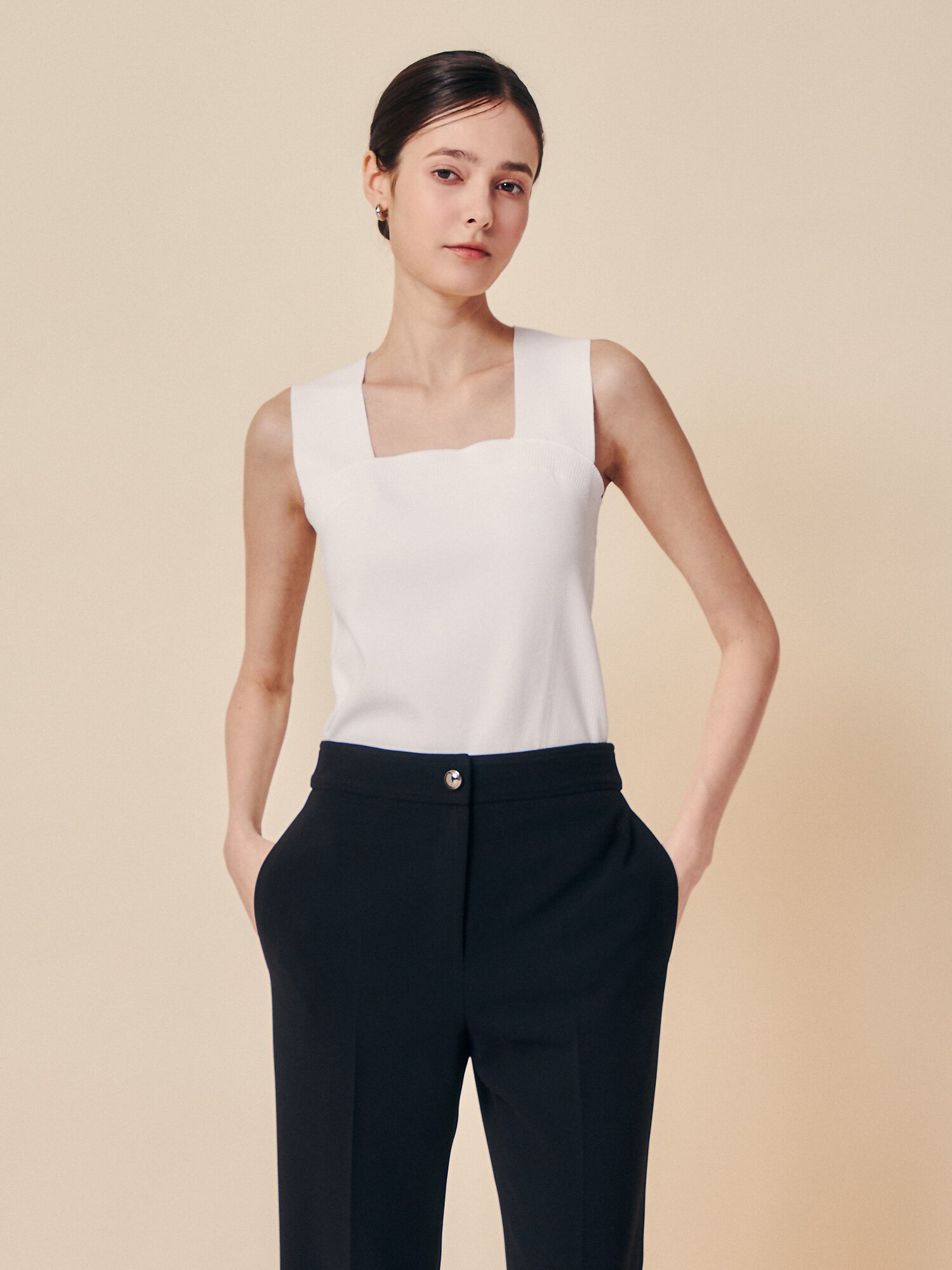 슬리브리스 스퀘어넥 풀오버 니트 (IVORY)