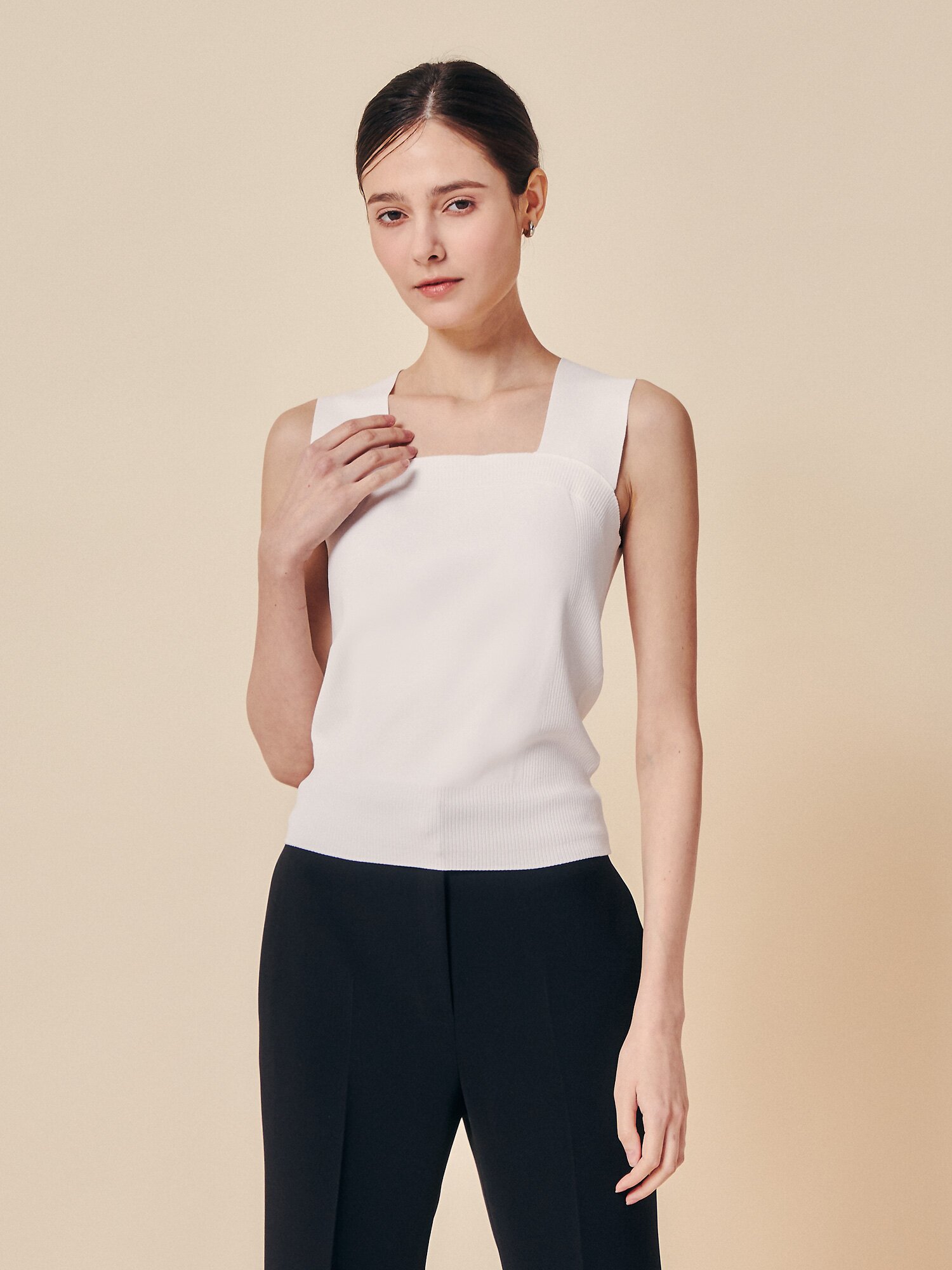 슬리브리스 스퀘어넥 풀오버 니트 (IVORY)