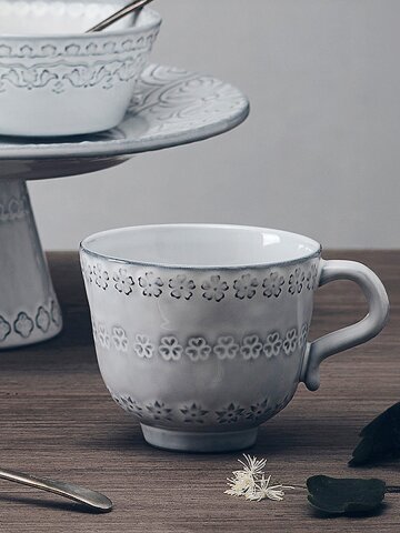 보르달로 핀헤이로 플로라 티컵