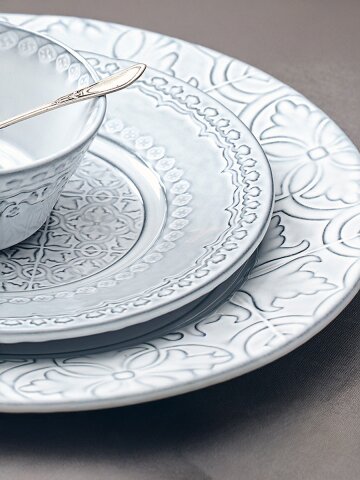 보르달로 핀헤이로 루아노바 디너 플레이트