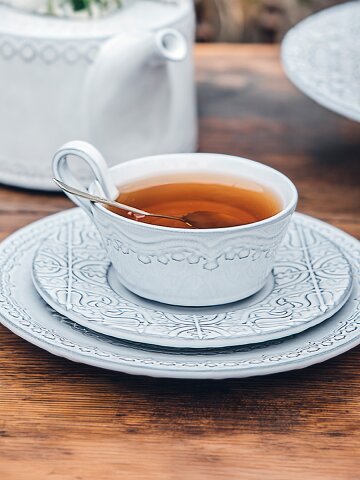 보르달로 핀헤이로 루아노바 티컵 & 소서