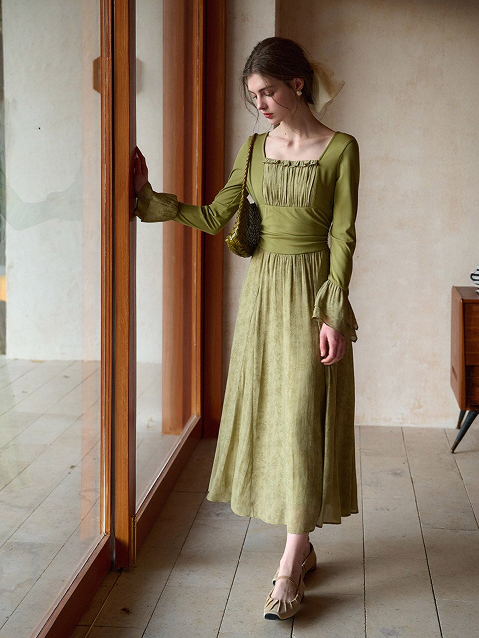 SR_Square neck flared dress