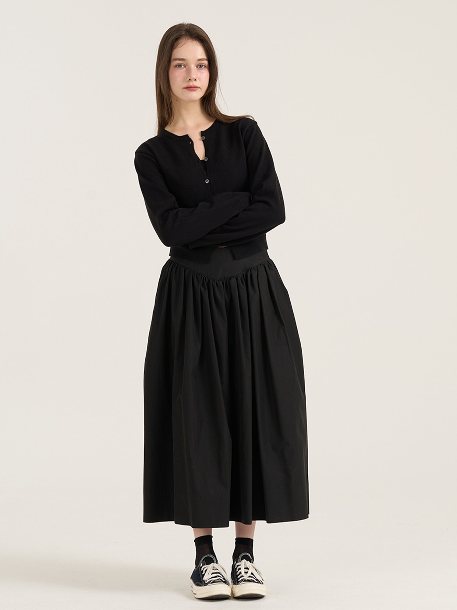 Soffice V-Line Volume Skirt - Black