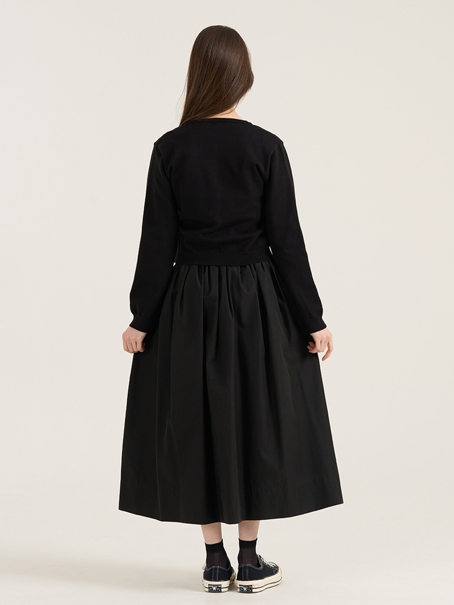 Soffice V-Line Volume Skirt - Black