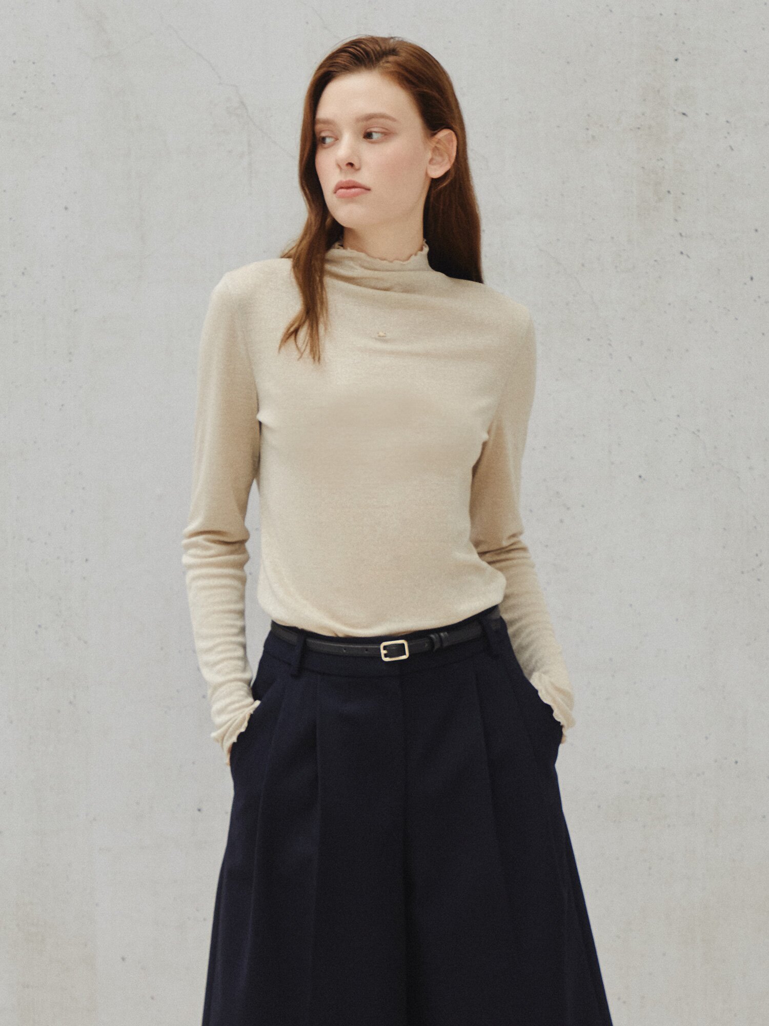 글로우 하이넥 슬림 탑 (BEIGE)